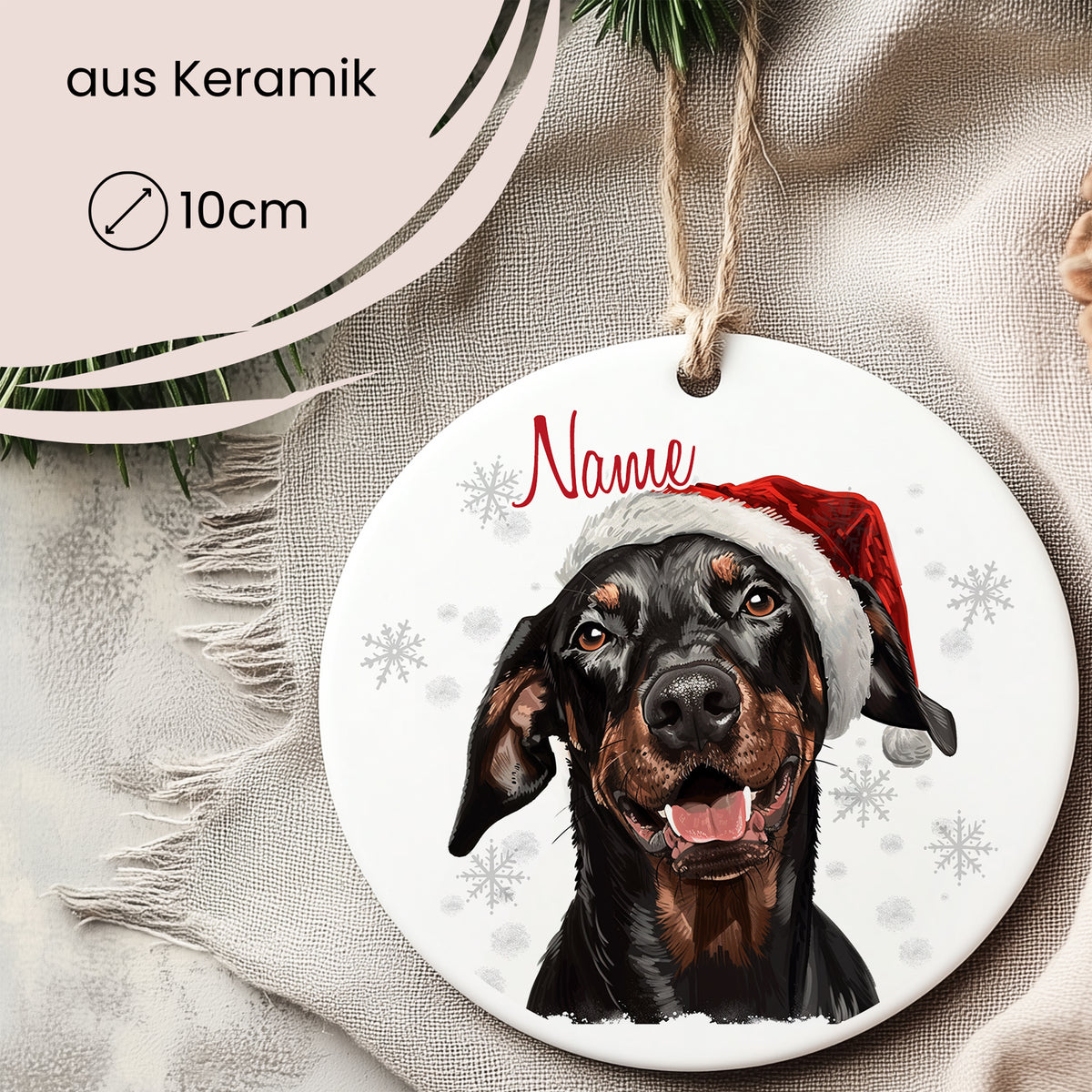 Keramikplatte mit Hund, rotem Weihnachtsmann-Hut, personalisierbar.