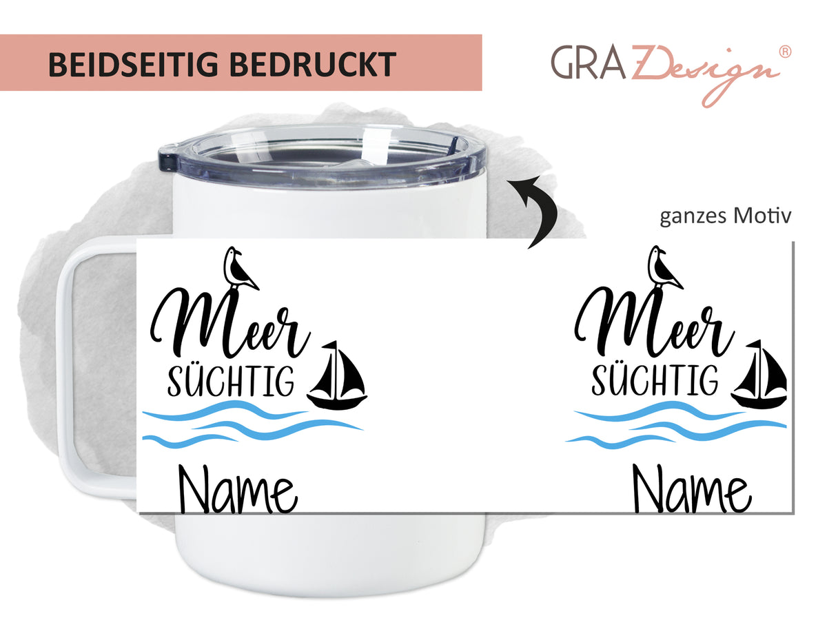 Becher mit maritimem Design, blau-weiße Farben, personalisierbar.