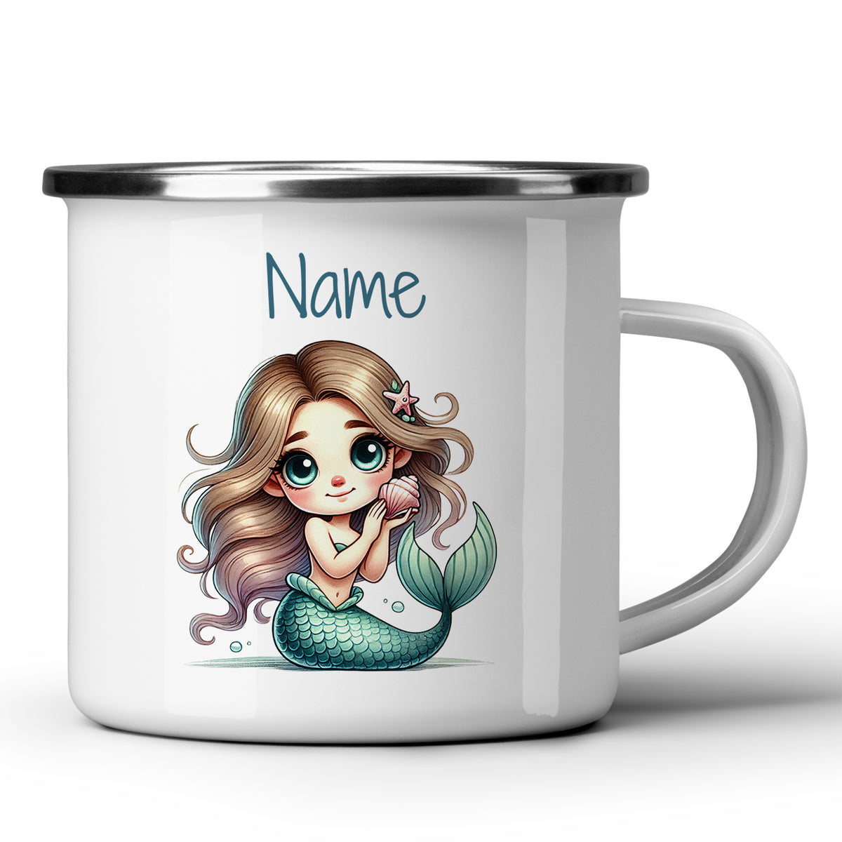 Weißer Emaille-Becher mit Meerjungfrau-Illustration und Platz für Namen.
