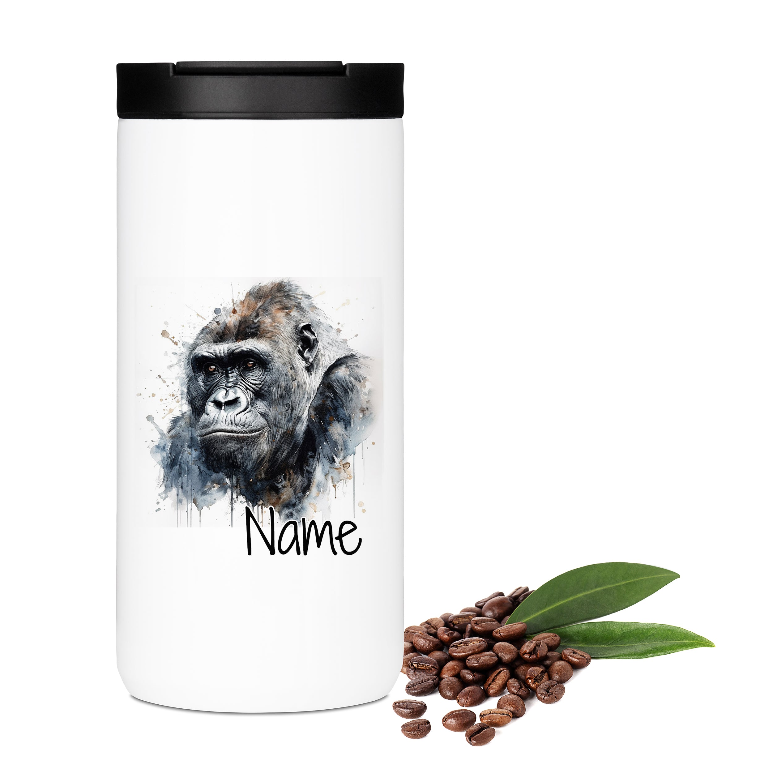 Weißer Thermobecher mit Gorilla-Motiv und Kaffeebohnen.