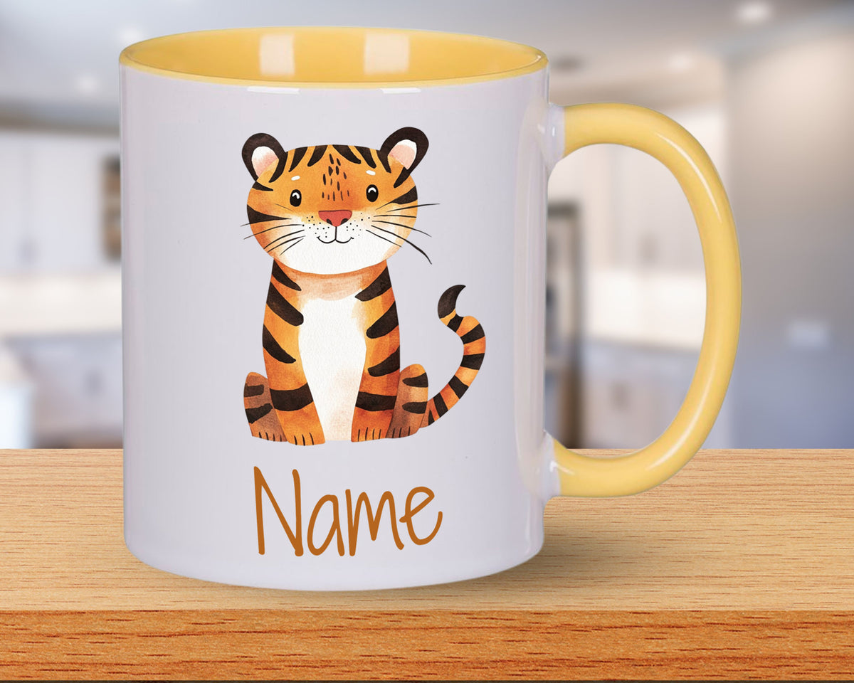 Tasse mit Tiger-Motiv und gelbem Henkel, personalisierbar.