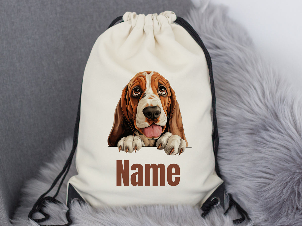 Beige Rucksack mit Hundemotiv und personalisierbarem Namen.