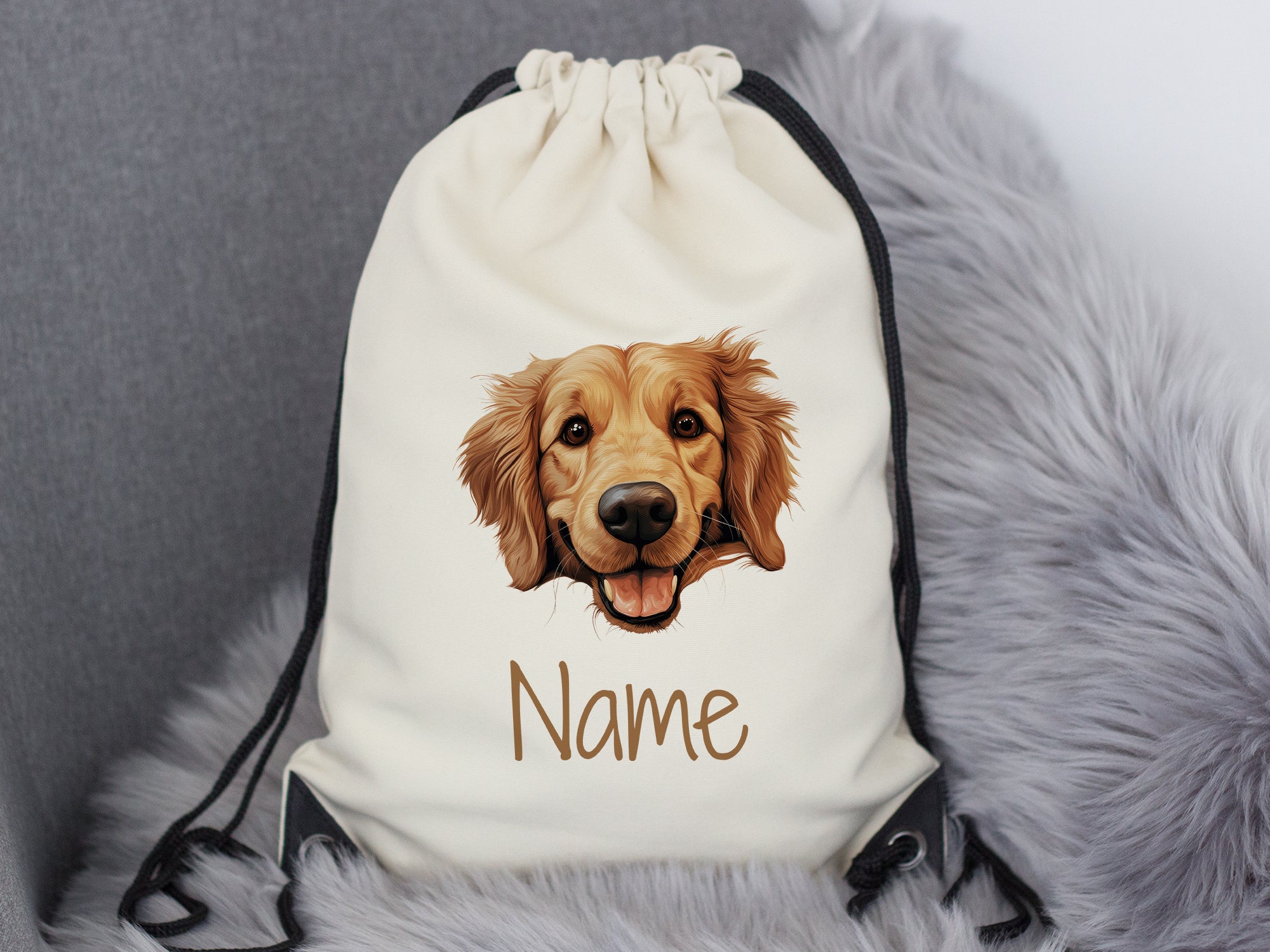 Beige Rucksack mit goldenem Retriever und personalisiertem Namen.