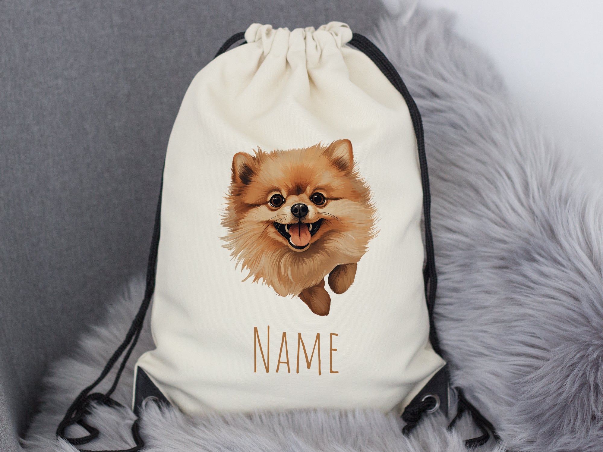 Beige Rucksack mit Pomeranian-Motiv und personalisierbarem Namen.