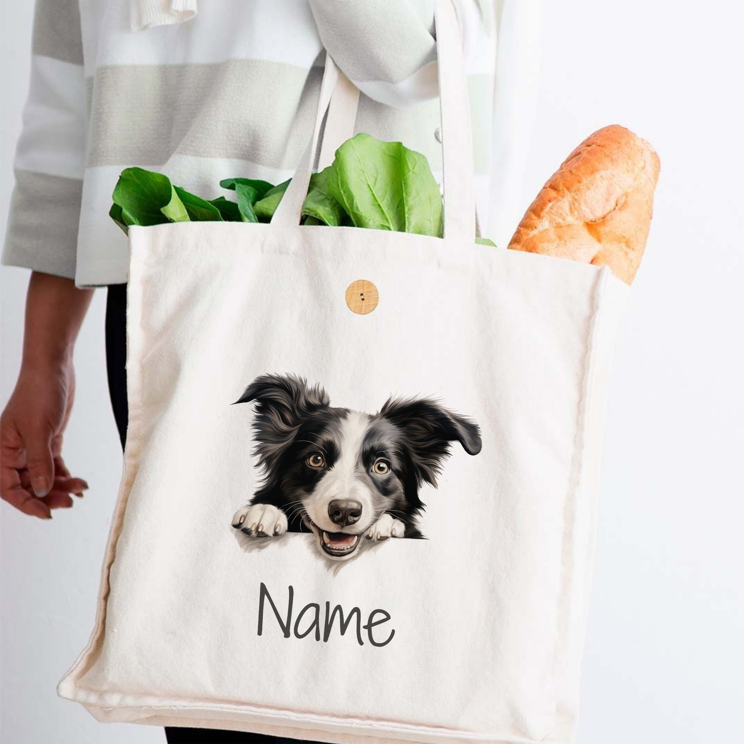Beige Stofftasche mit Hundemotiv und frischem Brot.
