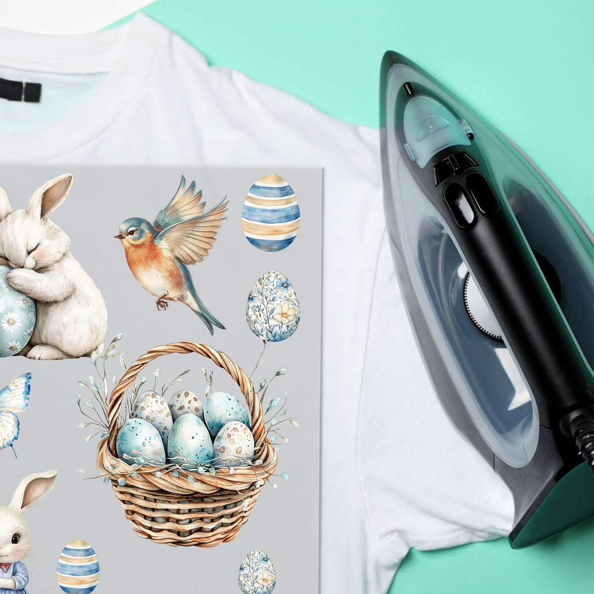 T-Shirt mit österlichen Motiven in Pastellfarben.