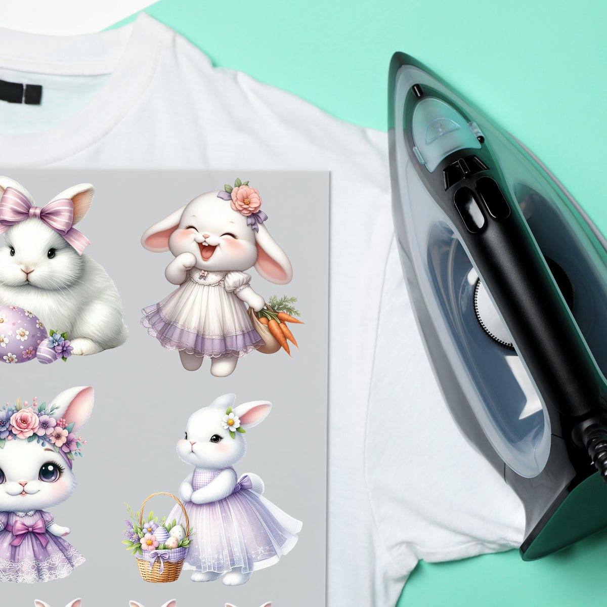 Kawaii Hasen-Sticker in Pastellfarben auf weißem T-Shirt.