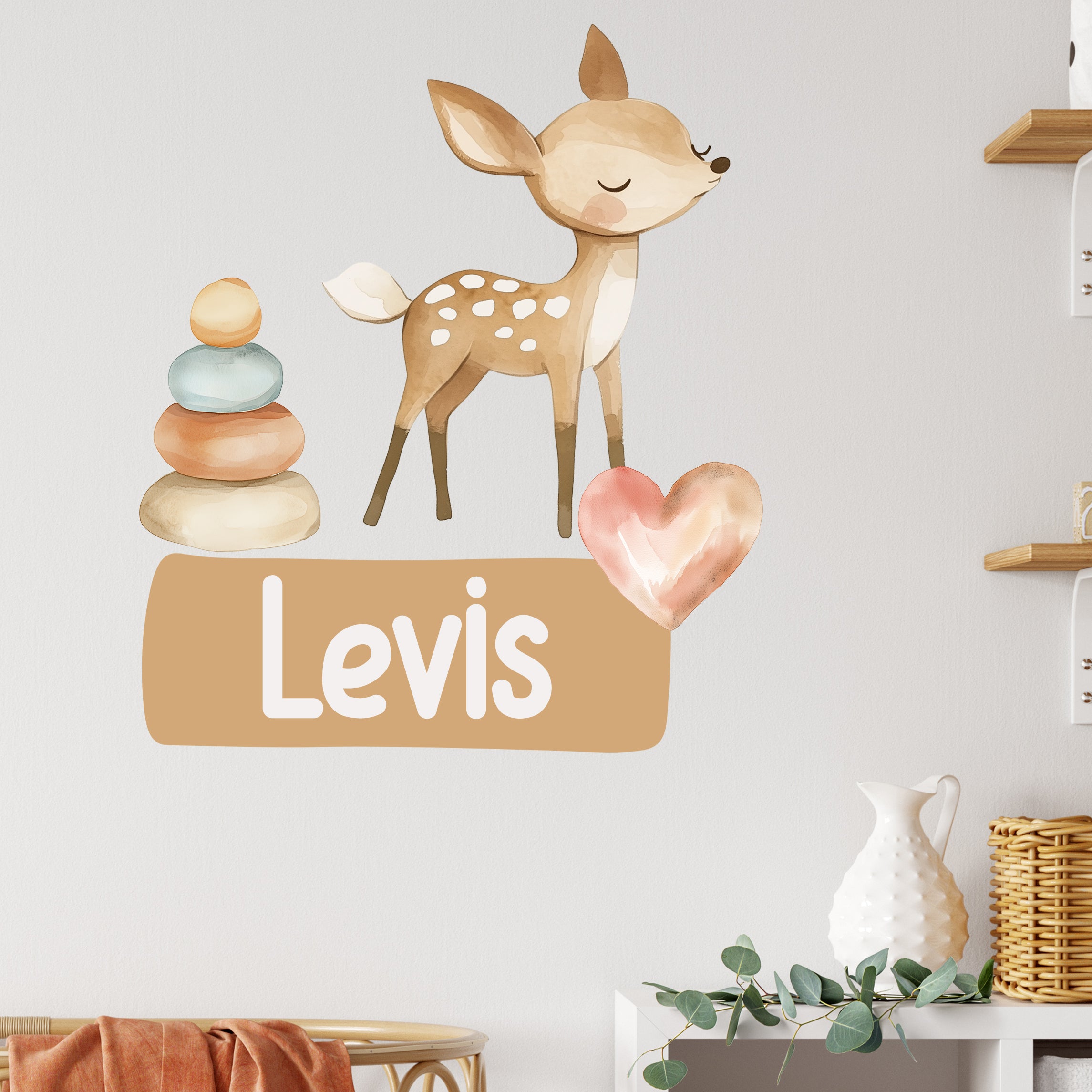 Reh mit Herz und bunten Steinen, Name "Levis".