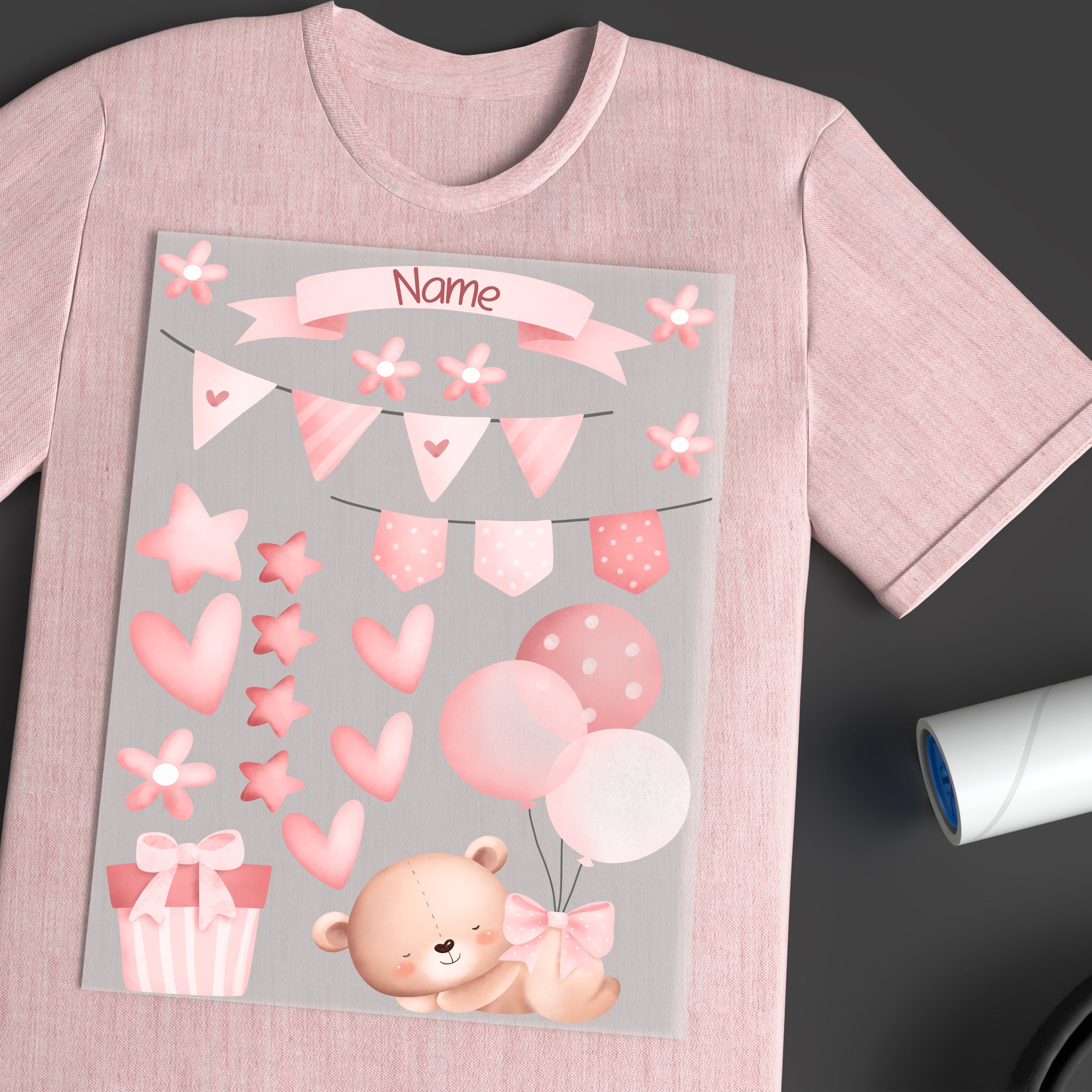 Rosa T-Shirt mit Bärchen, Luftballons und Herzmotiven.
