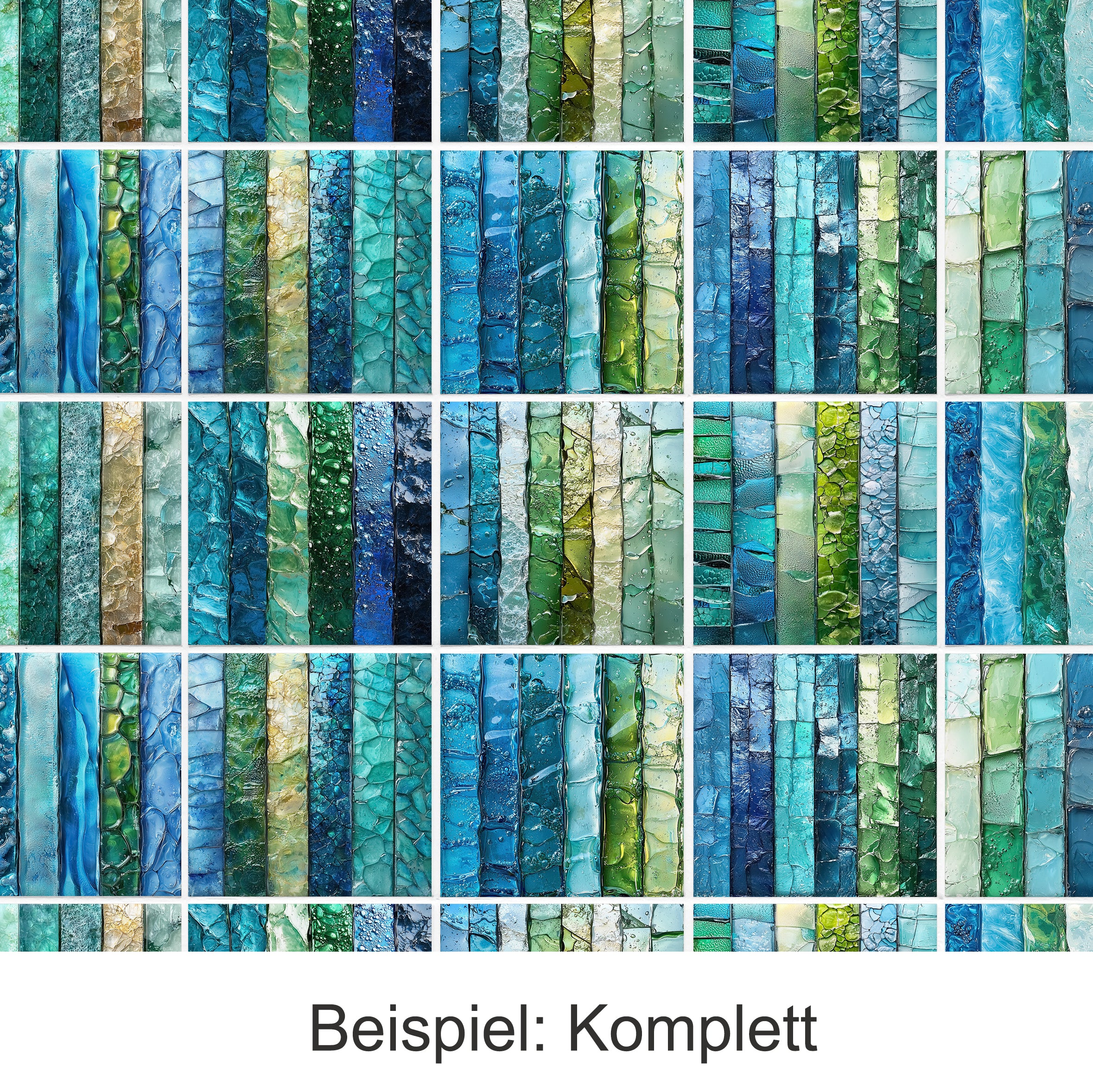 Bunte Mosaikfliesen in Blau- und Grüntönen.