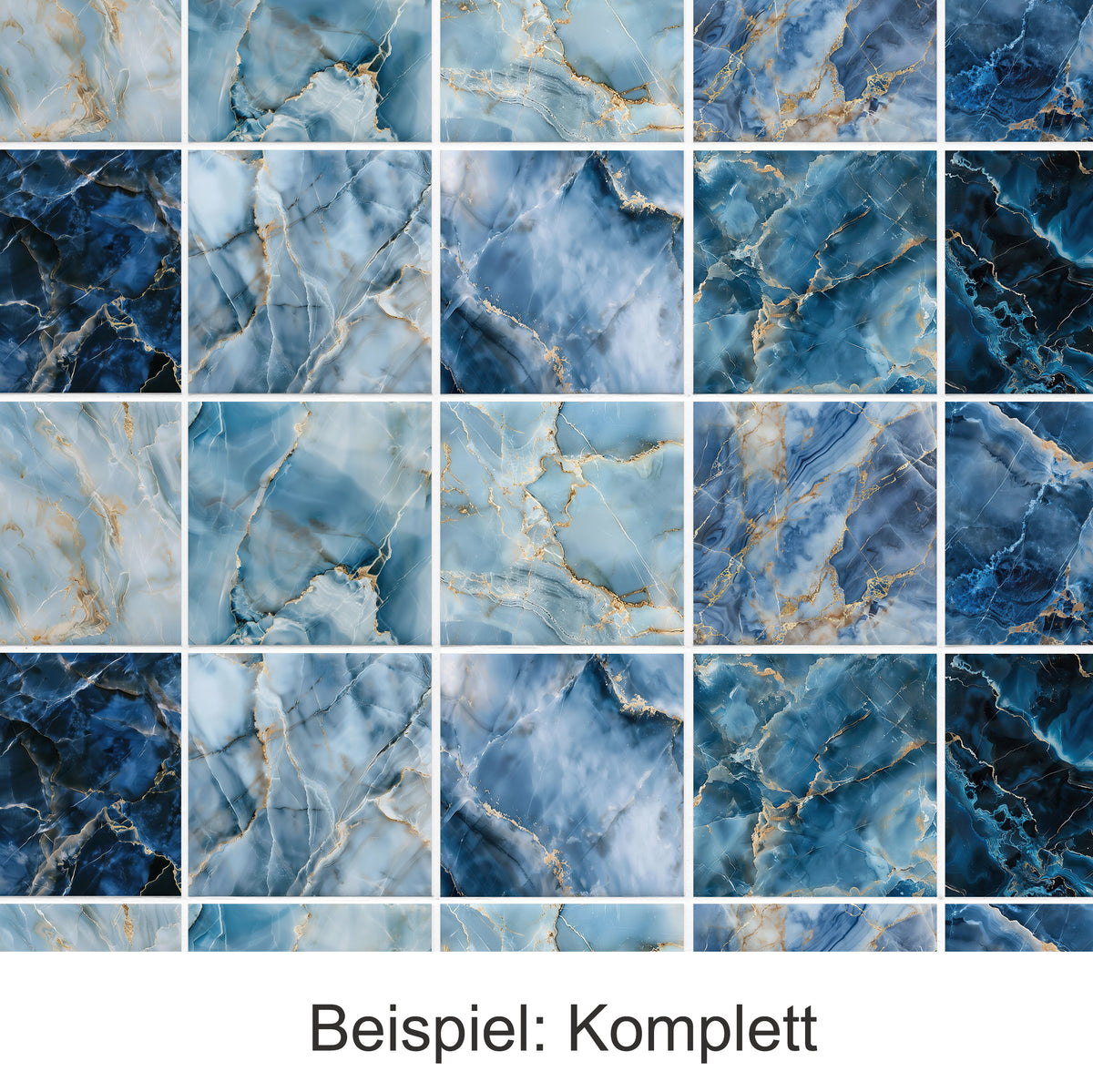 Marmorfliesen in Blau- und Grautönen mit goldenen Adern.