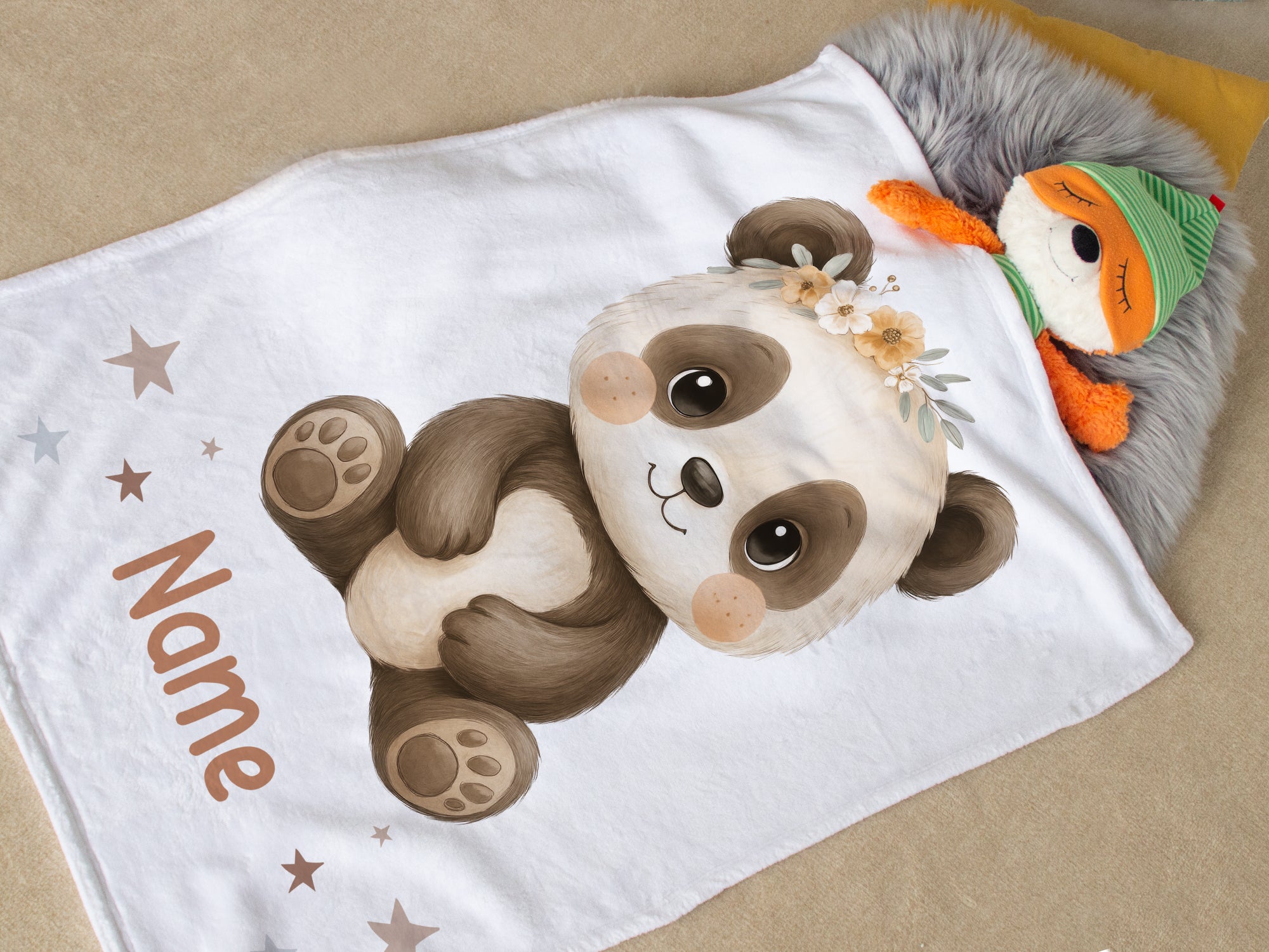 Panda-Kinderdecke in Weiß mit personalisiertem Namen.