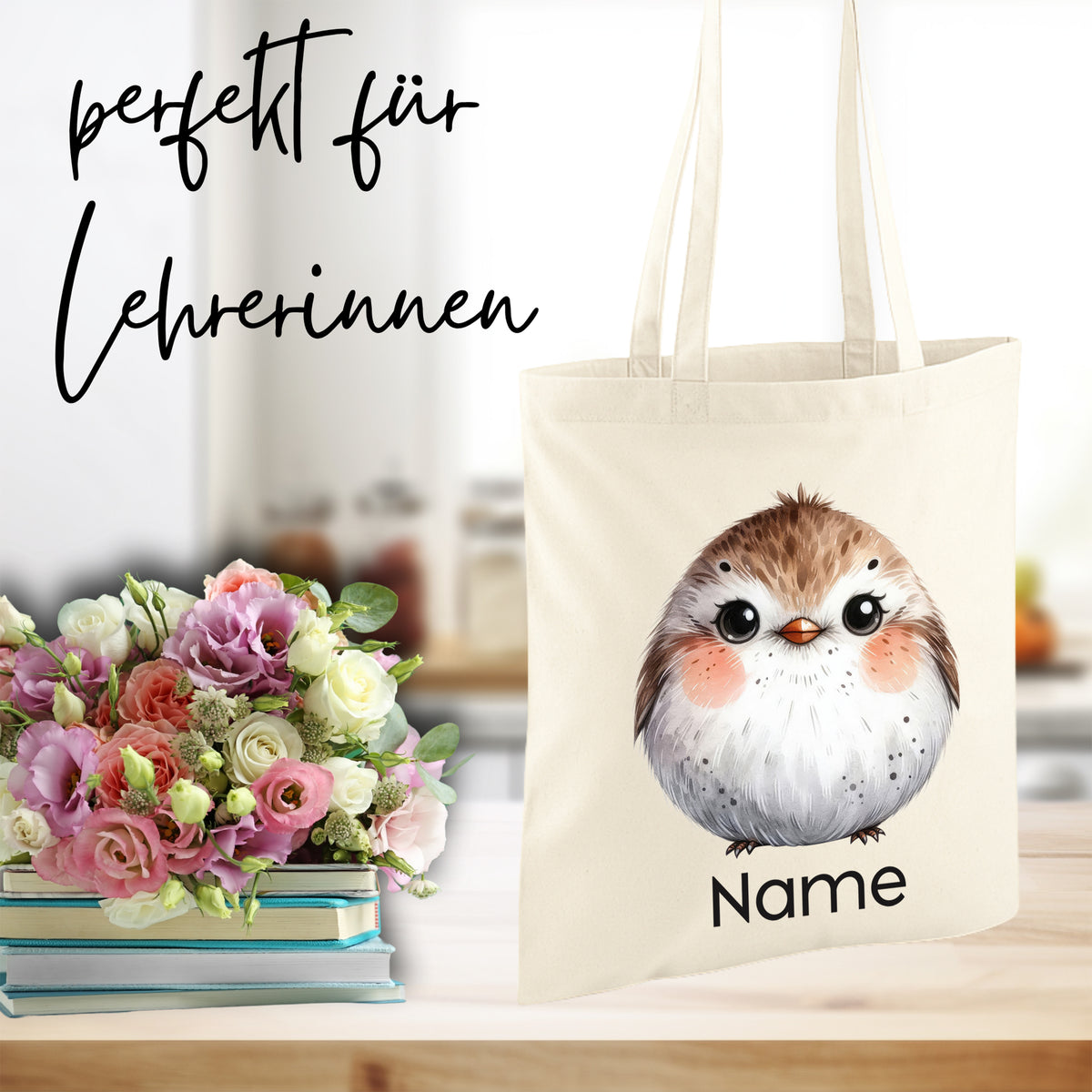 Beige Baumwolltasche mit süßem Vogelmotiv und Namen.