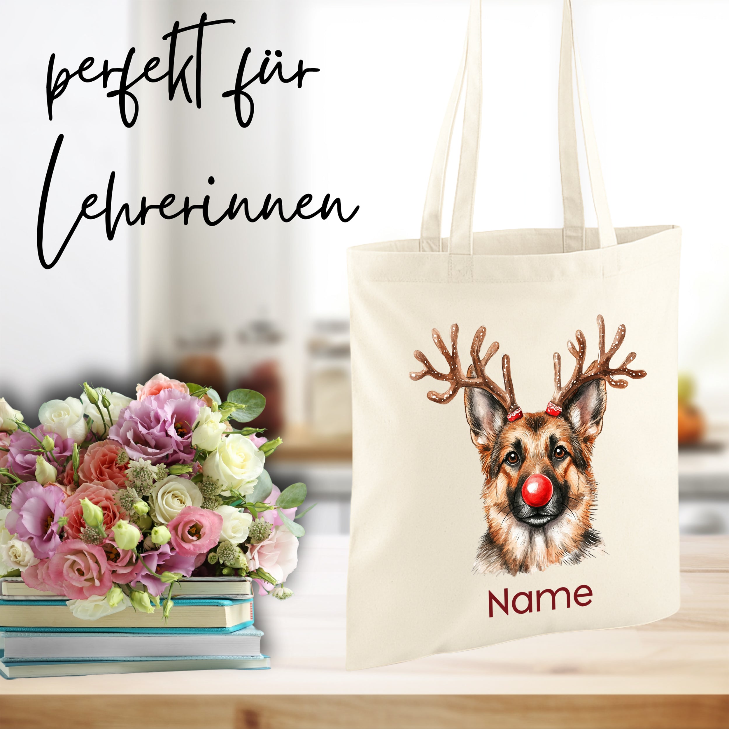 Beige Tasche mit Hund, Weihnachtsmotiven und personalisierbarem Namen.