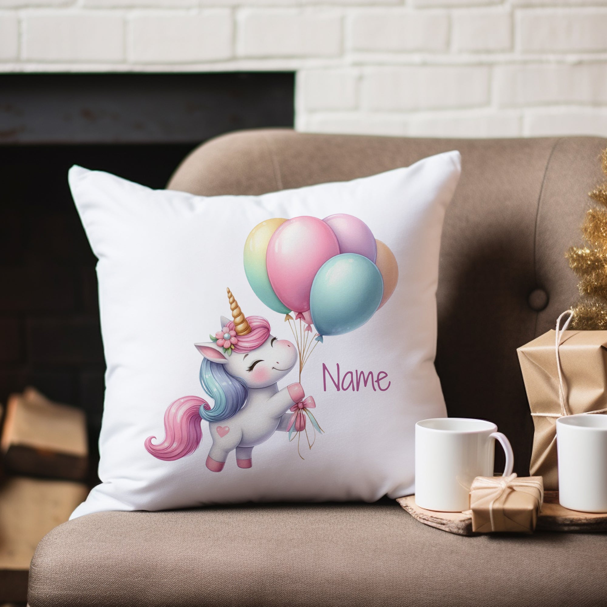 Kissen mit Einhorn und bunten Luftballons, personalisierbar.