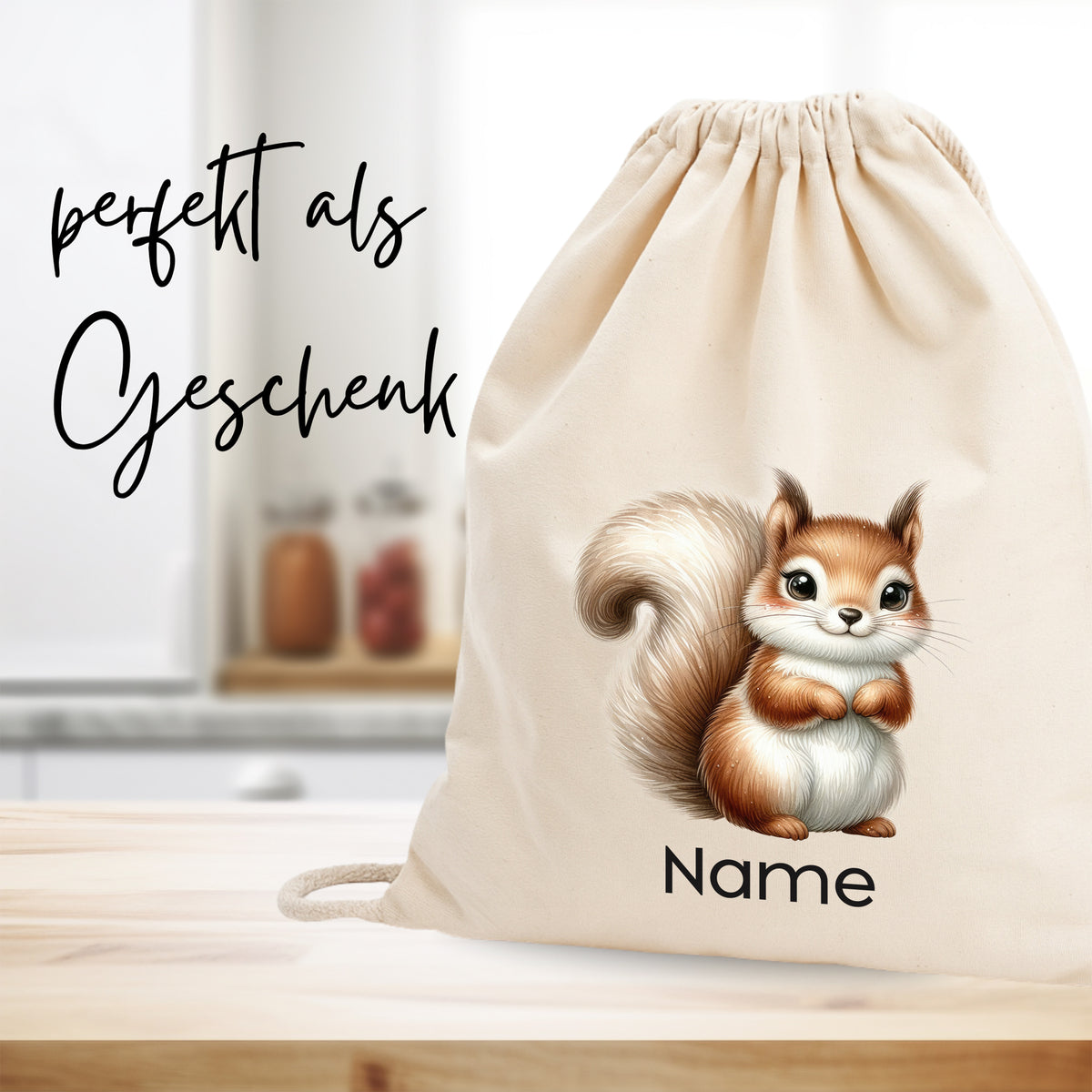 Beige Stoffbeutel mit niedlichem Eichhörnchen-Motiv und Name.