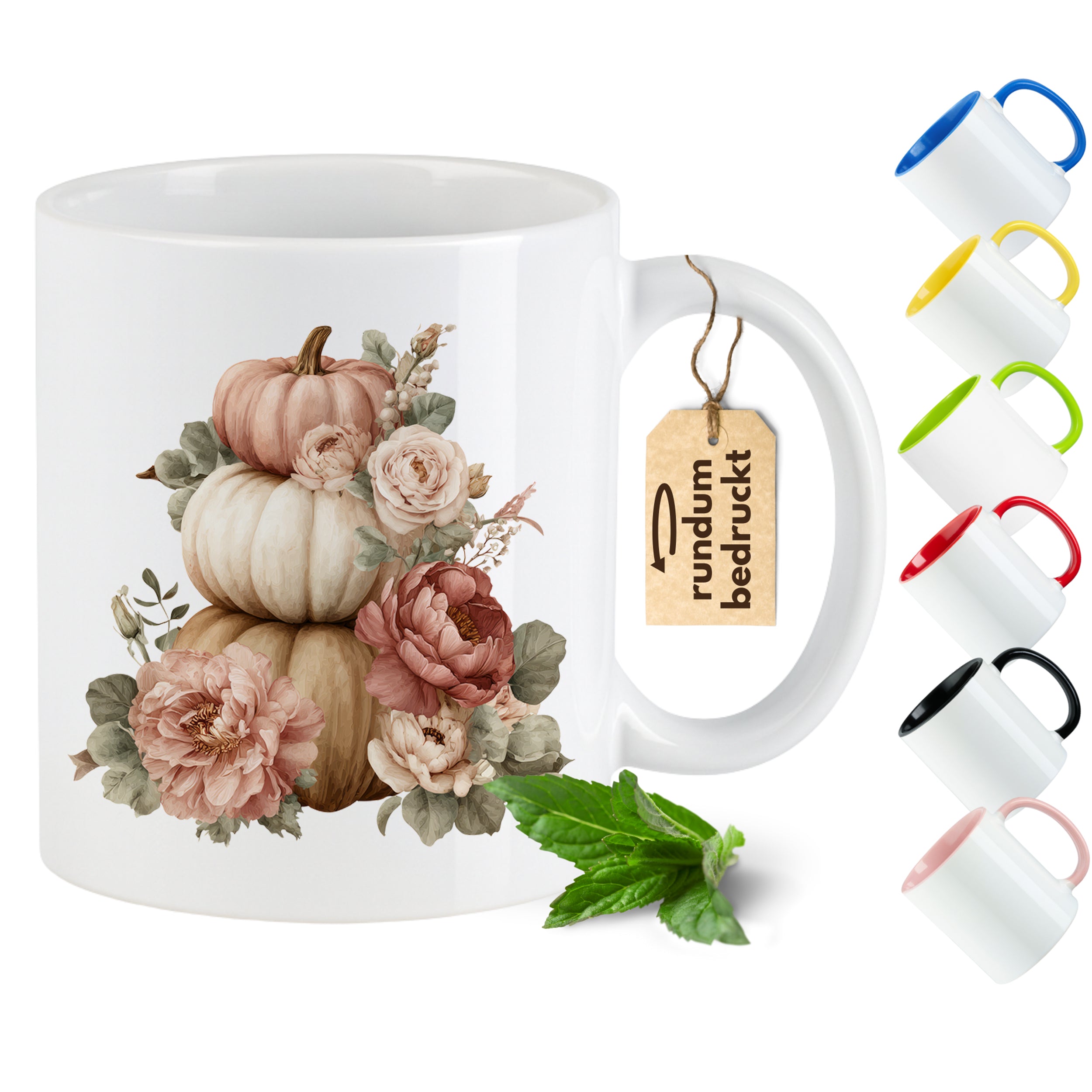 Tasse mit herbstlichen Kürbissen und Blumen, weiß.