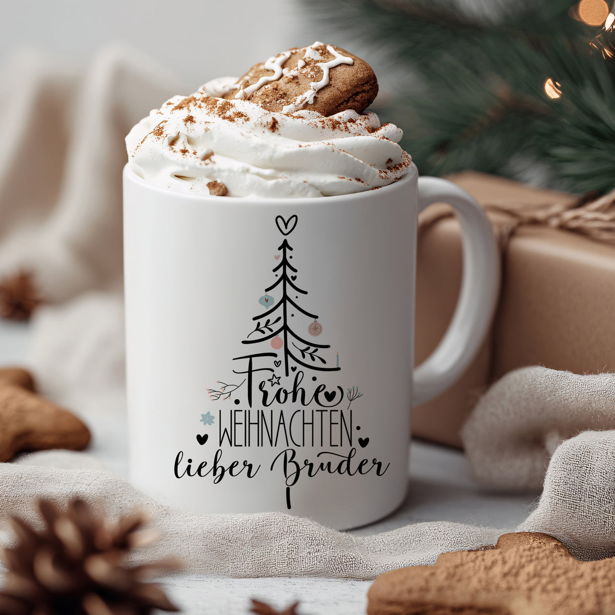 Weißer Becher mit Weihnachtsbaum und "Frohe Weihnachten, lieber Bruder"