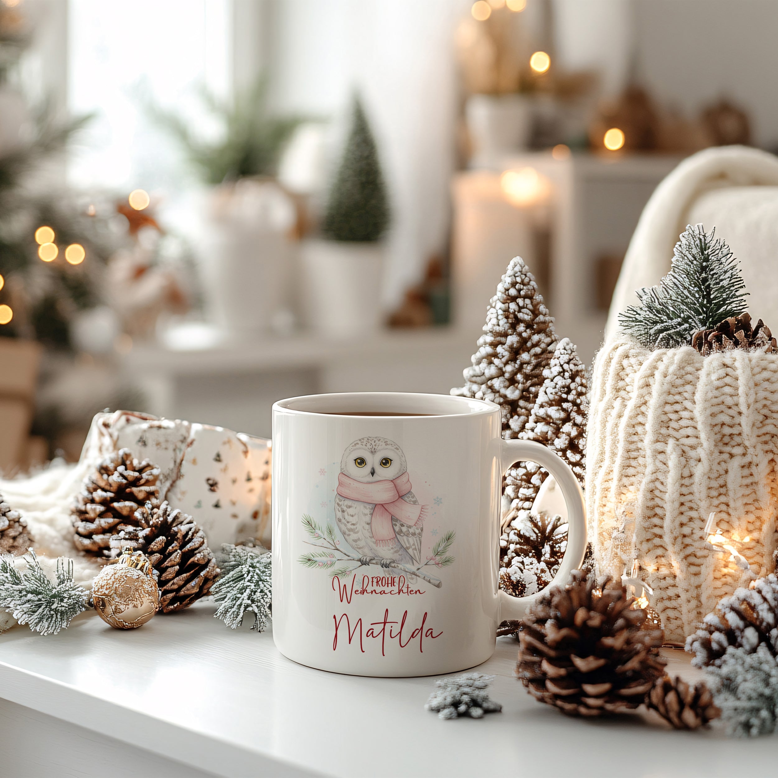 Weißer Becher mit Eule und dem Namen Matilda.