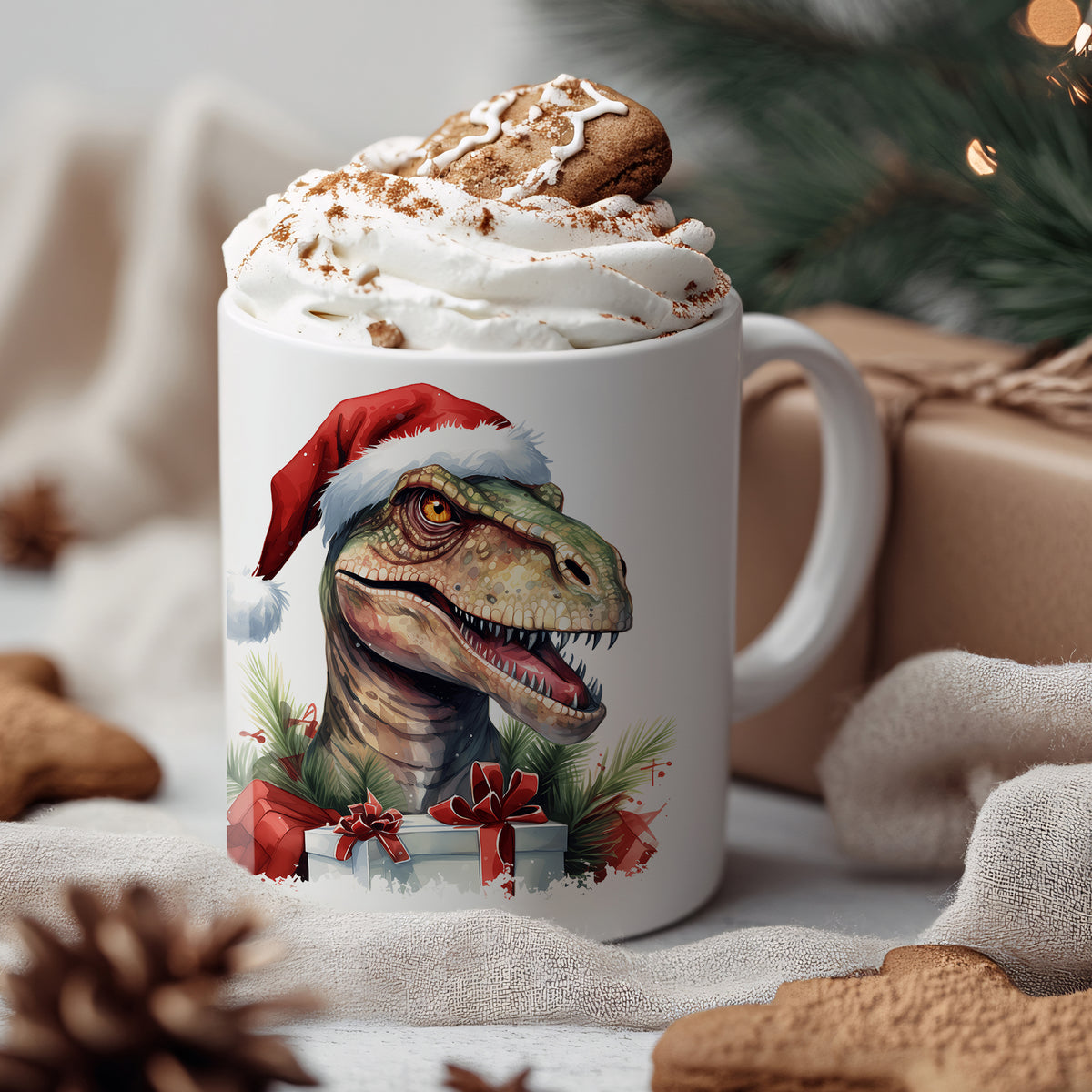 Weißer Becher mit Dinosaurier-Motiv und Weihnachtsmütze.