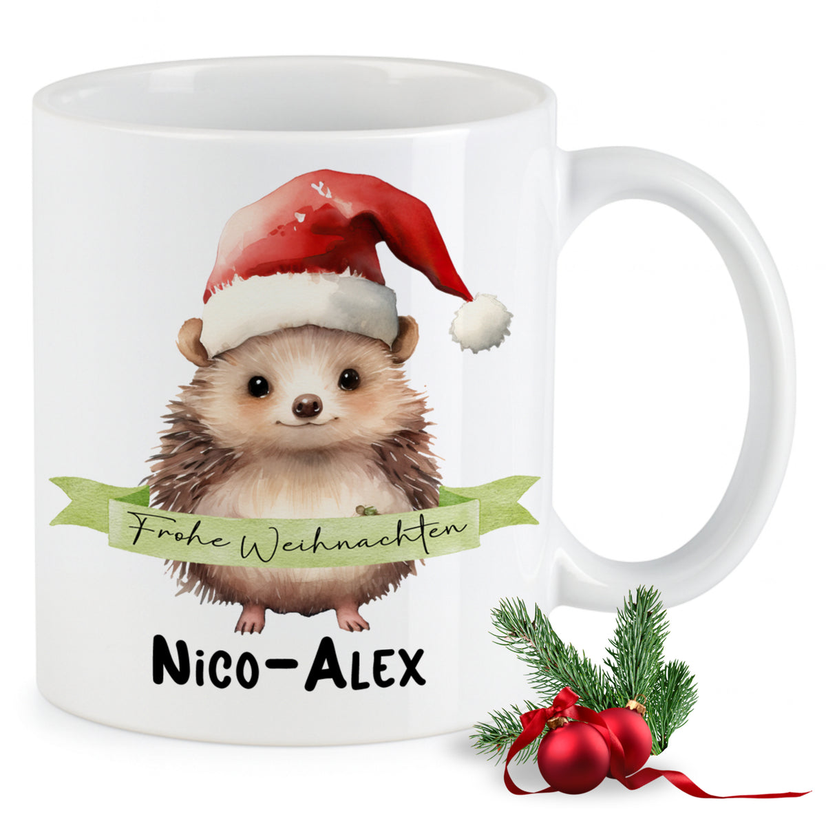 Weißer Becher mit Igel, Weihnachtsmütze und personalisiertem Namen.