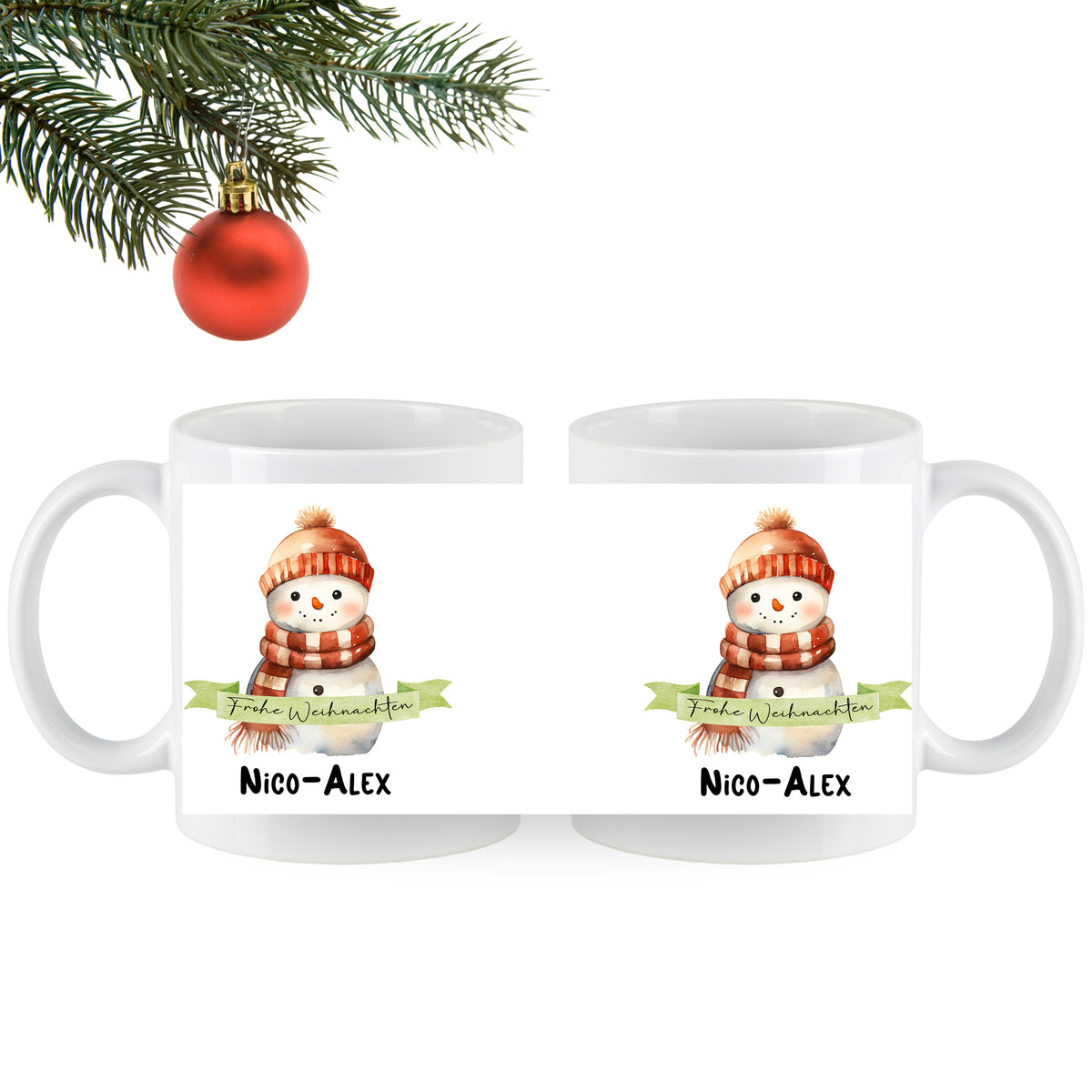 Weißer Becher mit Schneemann-Motiv und personalisiertem Namen.
