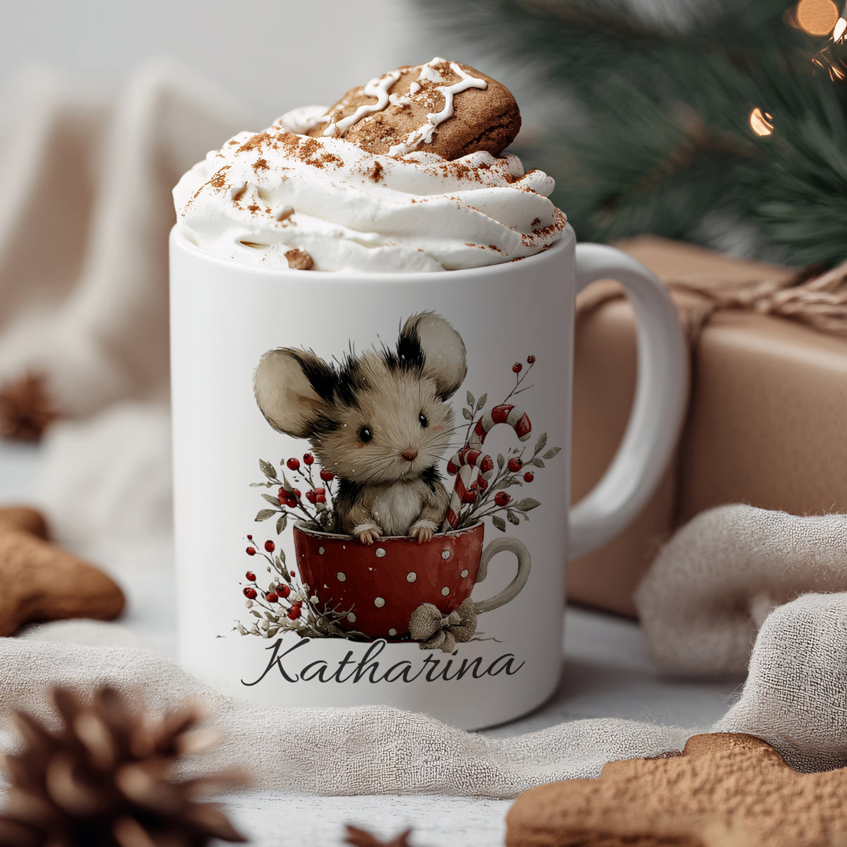 Tasse mit Maus-Illustration, roter Farbe, personalisiert mit "Katharina".