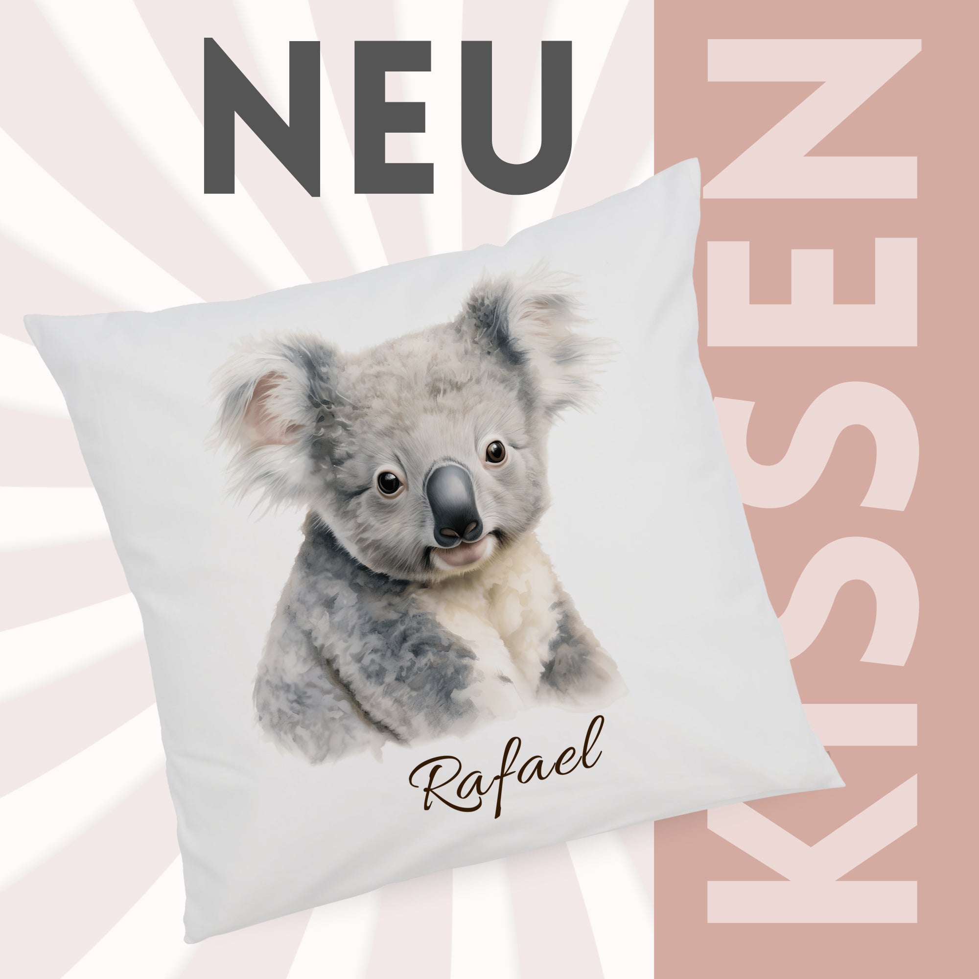 Kissenbezug mit Koalamotiv und Wunschname vor „Neues Zuhause“-Hintergrund