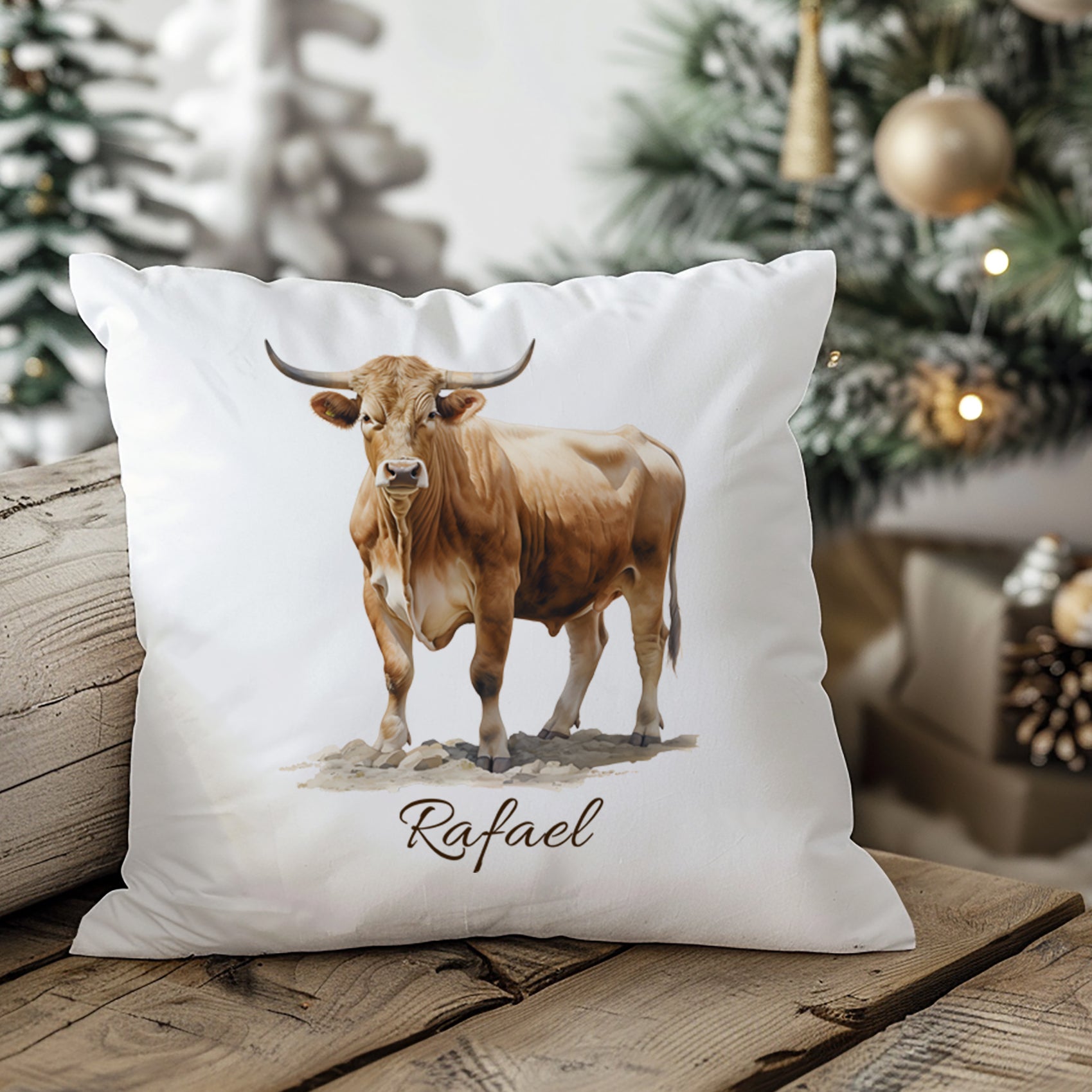 Kissenbezug mit Bullenmotiv und Wunschname in weihnachtlicher Wohnszene