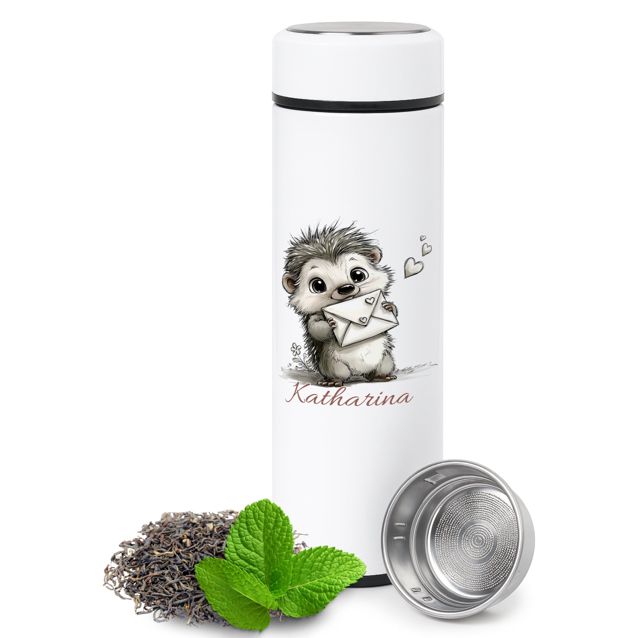 Weißer Teebecher mit Igel-Motiv und personalisiertem Namen.