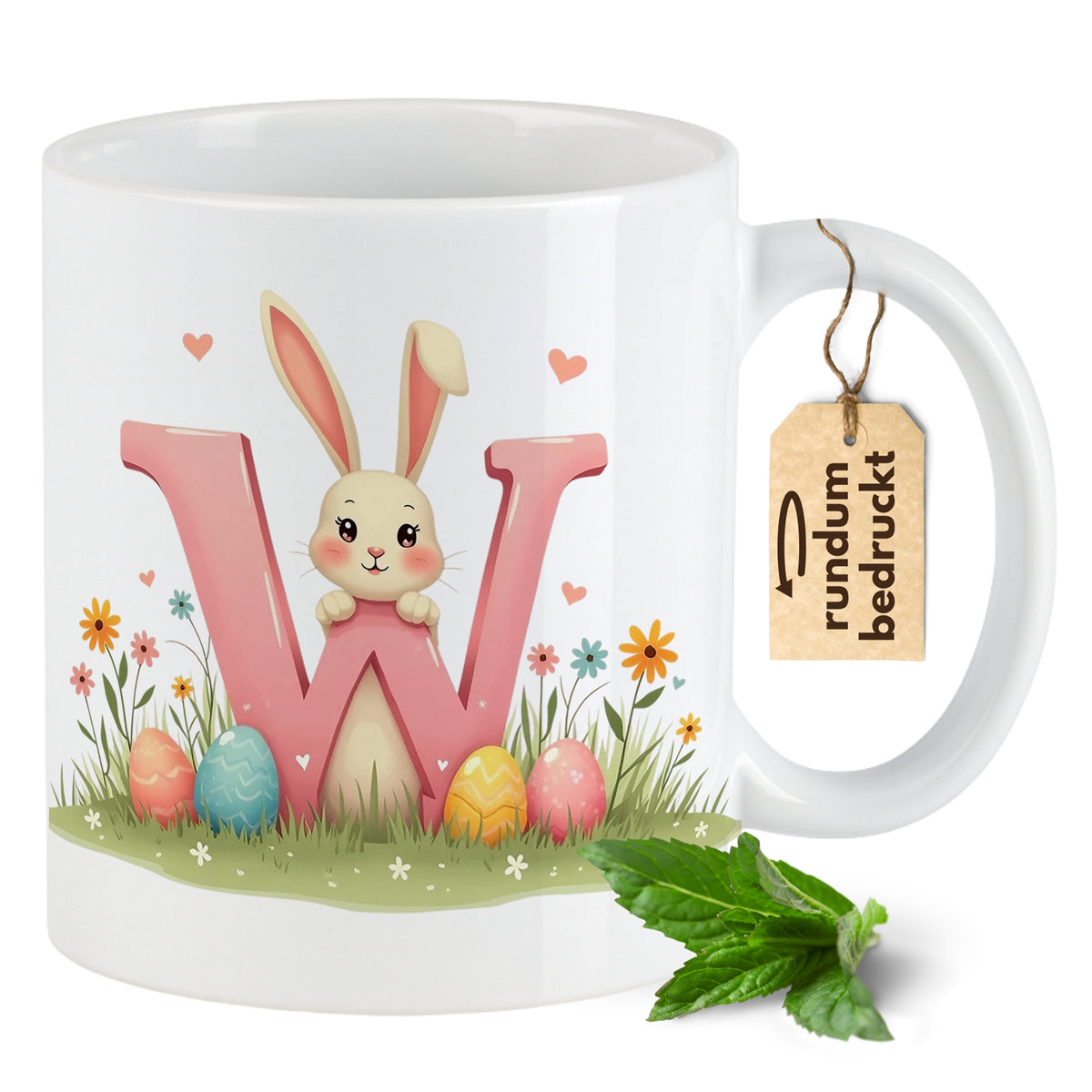 Kaffeetasse mit buntem Osterhasen und Eiern.