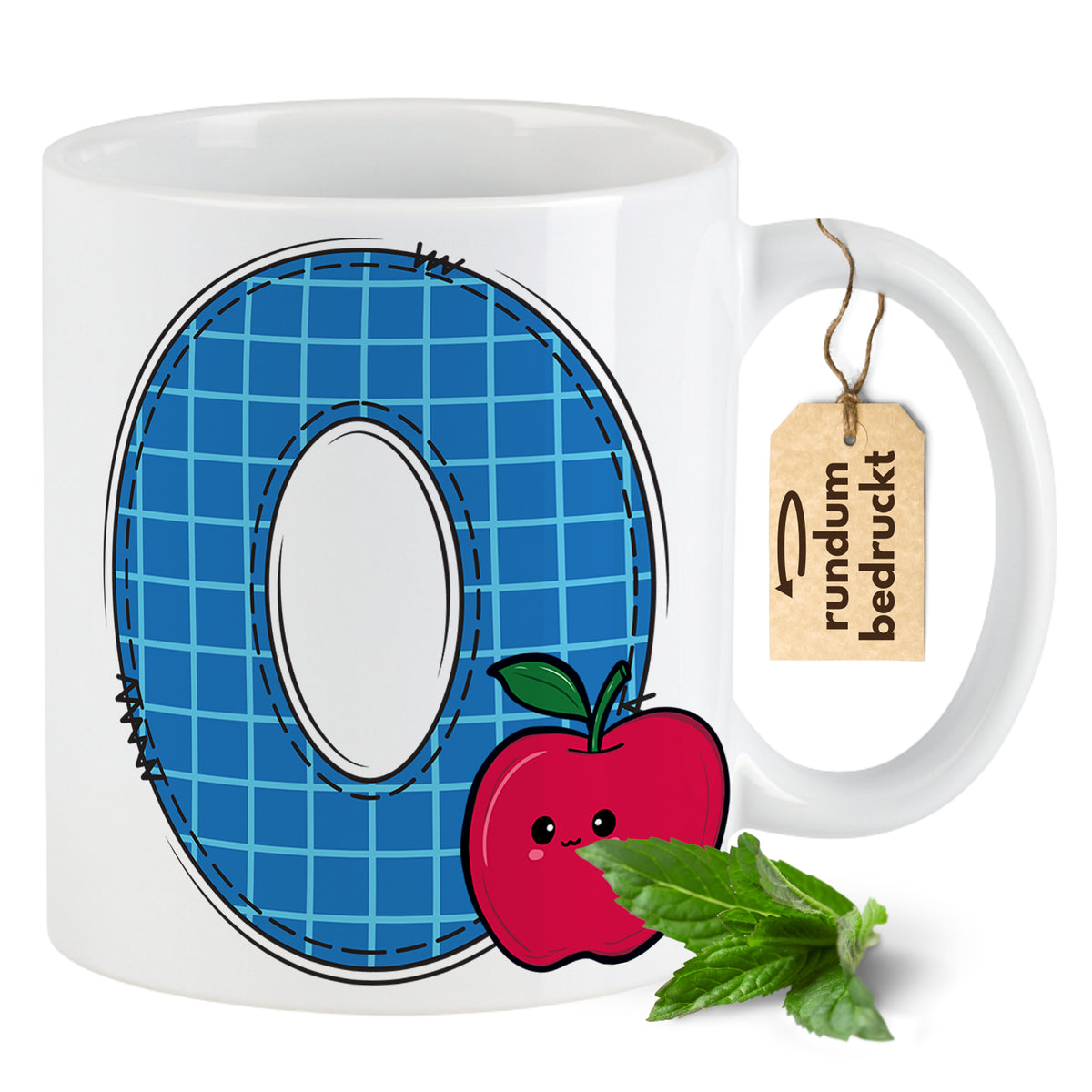 Weißer Becher mit blauem "O" und rotem Apfel.