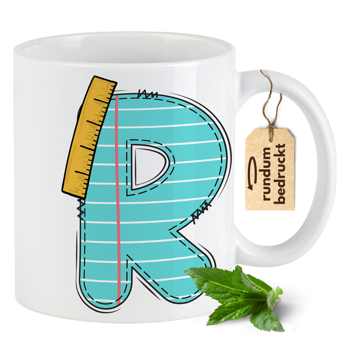 Tasse mit blauem Buchstaben R und Lineal-Design.
