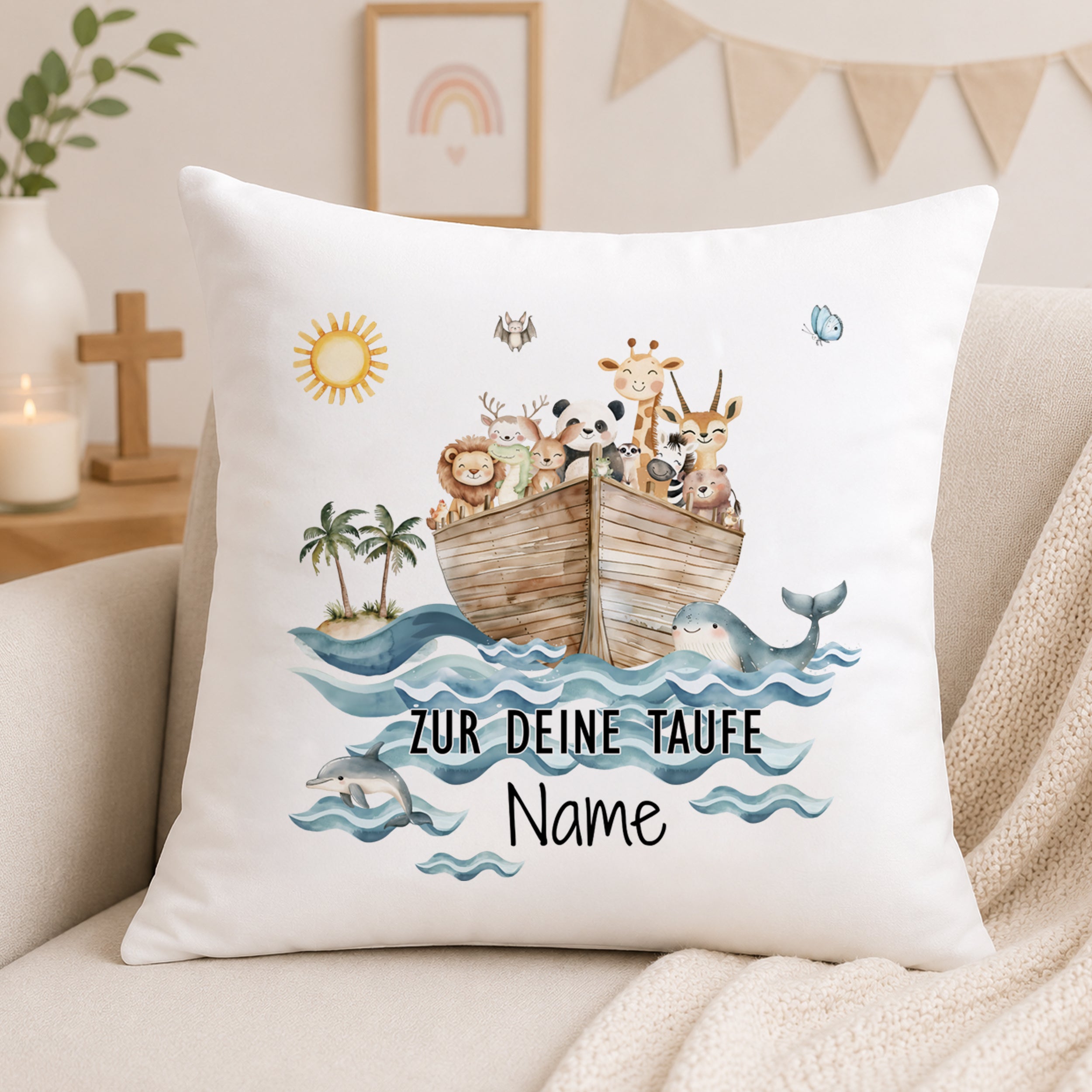 Kissen mit buntem Tiermotiv zur Taufe, personalisierbar.