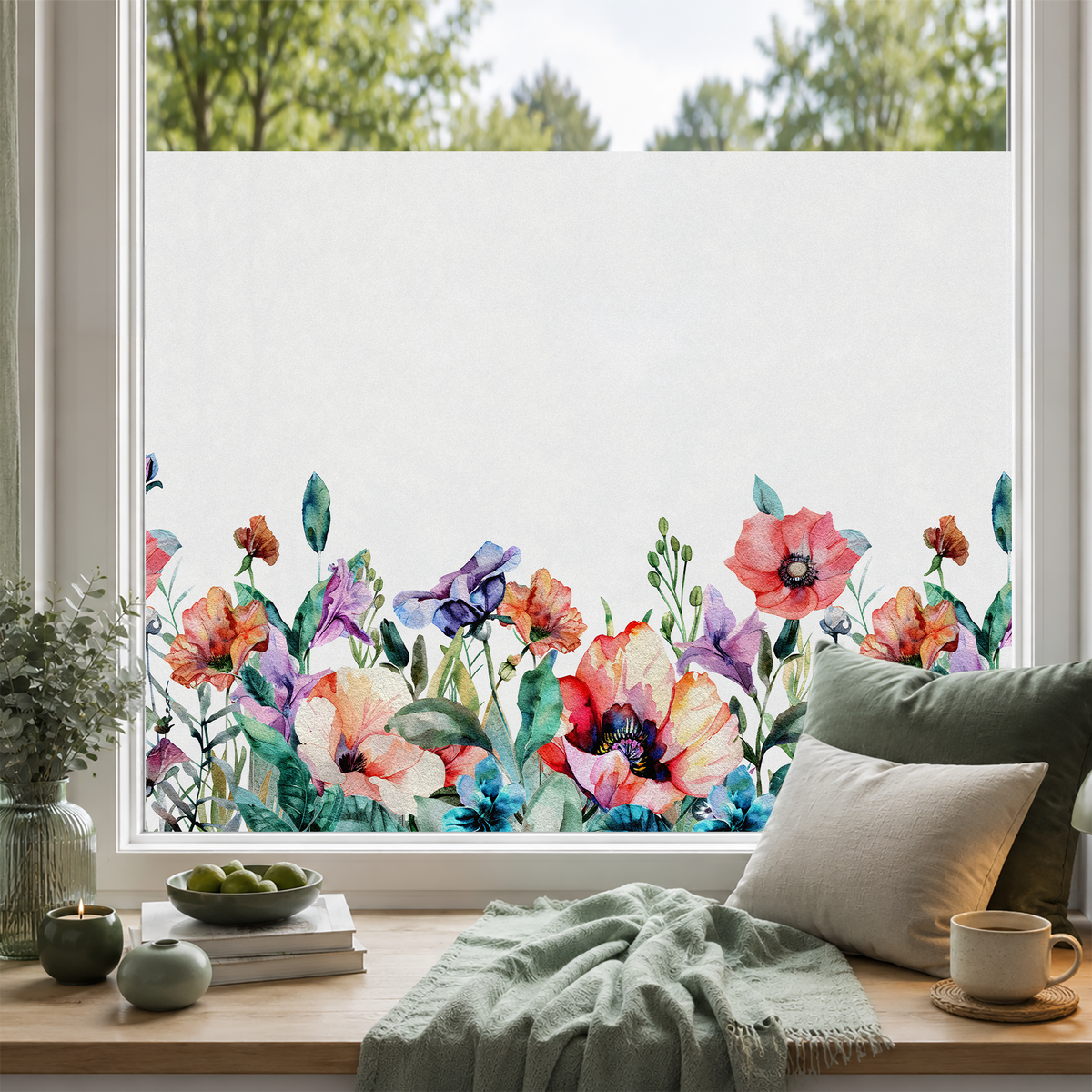 Bunte Blumenfensterfolie mit floralen Motiven und grünen Akzenten.
