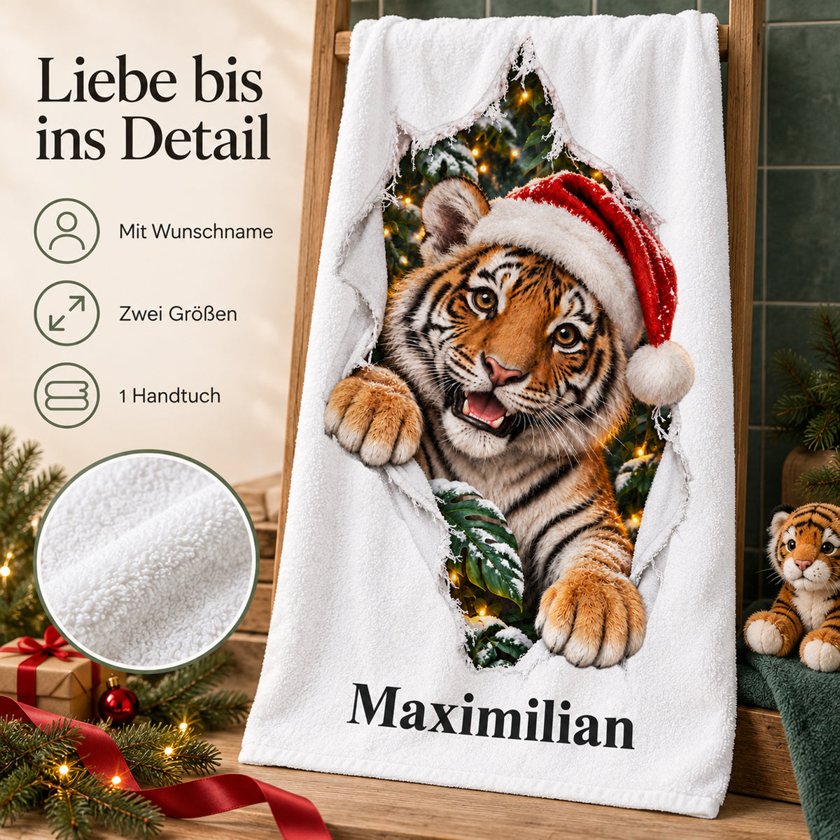 Weißes personalisiertes Handtuch mit Weihnachtstiger-Motiv im gedruckten Stoffriss-Design mit einem Materialdetail und Hinweisen zu Wunschname, Größenwahl und Lieferumfang.