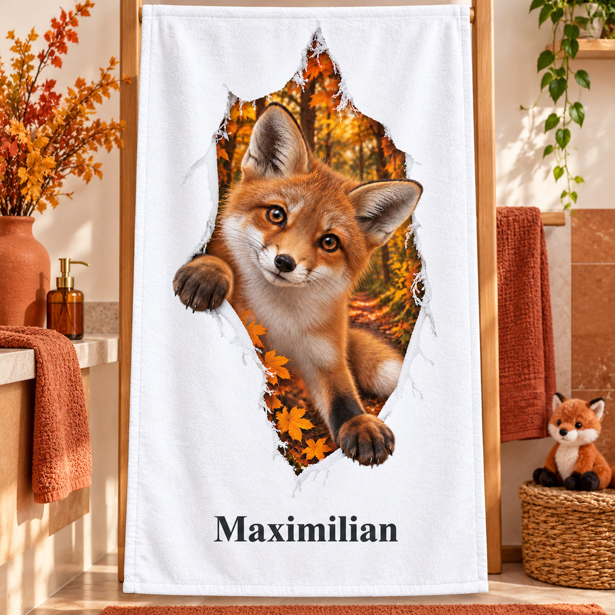 Handtuch mit Fuchs-Motiv und Namensaufdruck im thematisch gestalteten Badezimmer