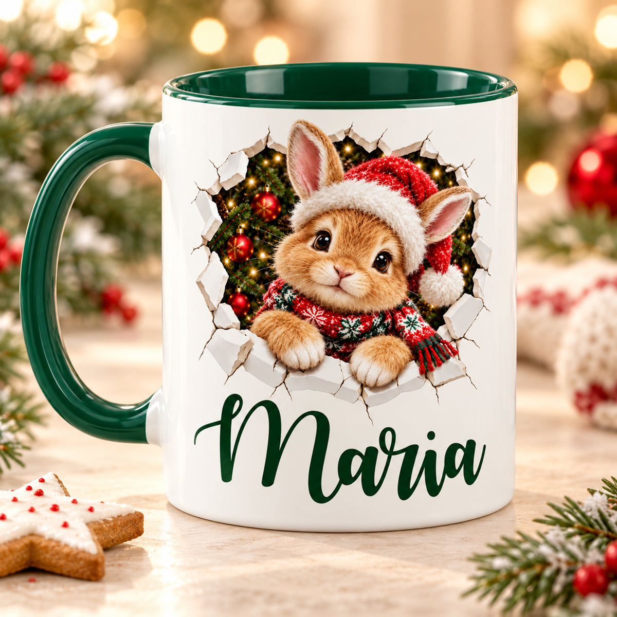 Rückseite der grünen Weihnachtstasse: dasselbe Hase-Motiv mit Wunschname und gedruckter Keramikbruch-Illusion