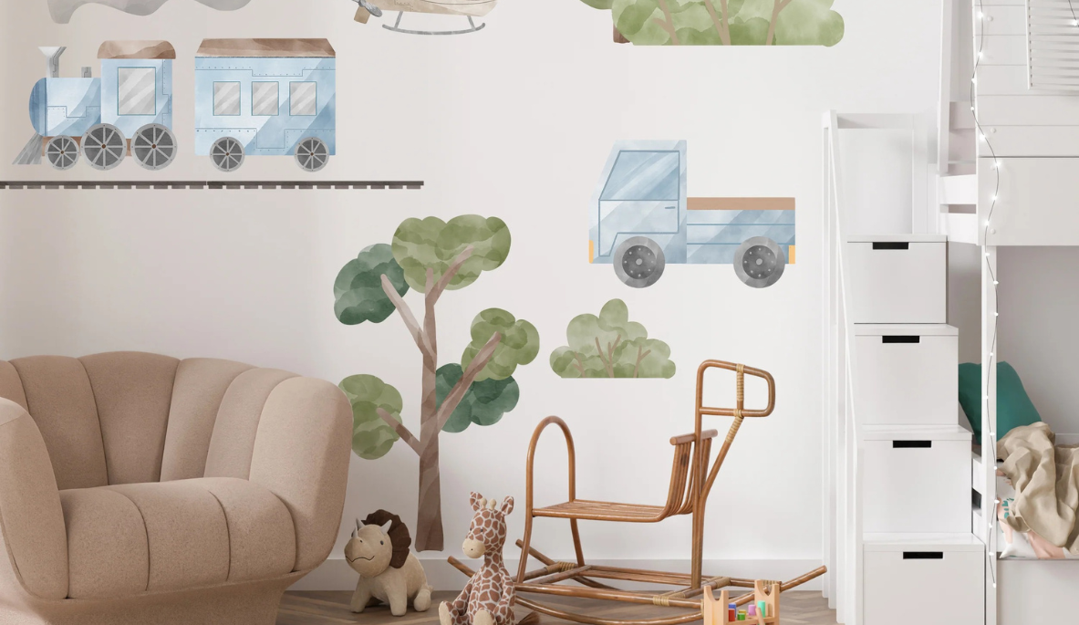 5 Fehler beim Wandtattoo im kleinen Kinderzimmer: Was das Zimmer enger wirken lässt (und was besser ist)