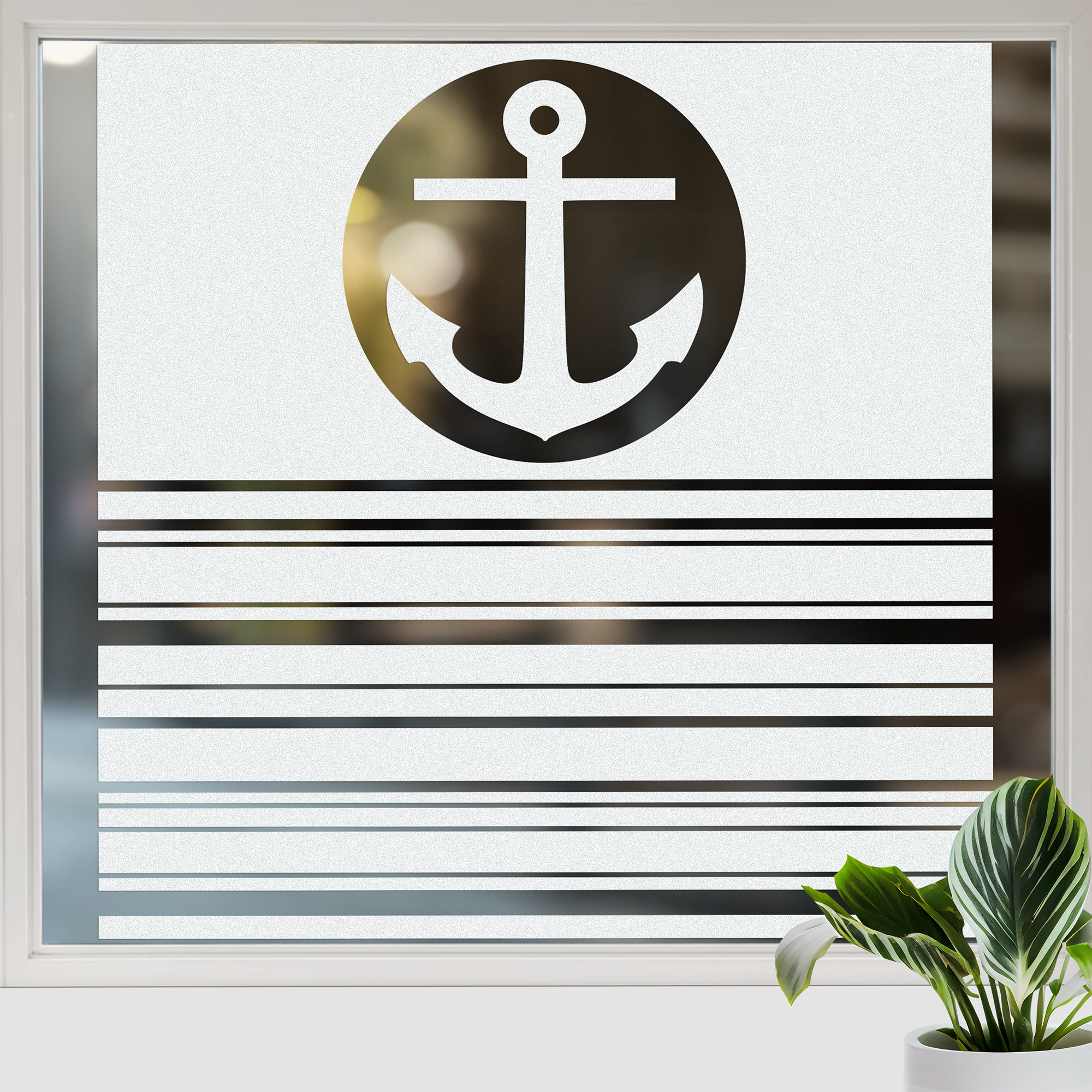 Schwarzes Ankerdesign auf weißem Fensterfolie-Hintergrund.