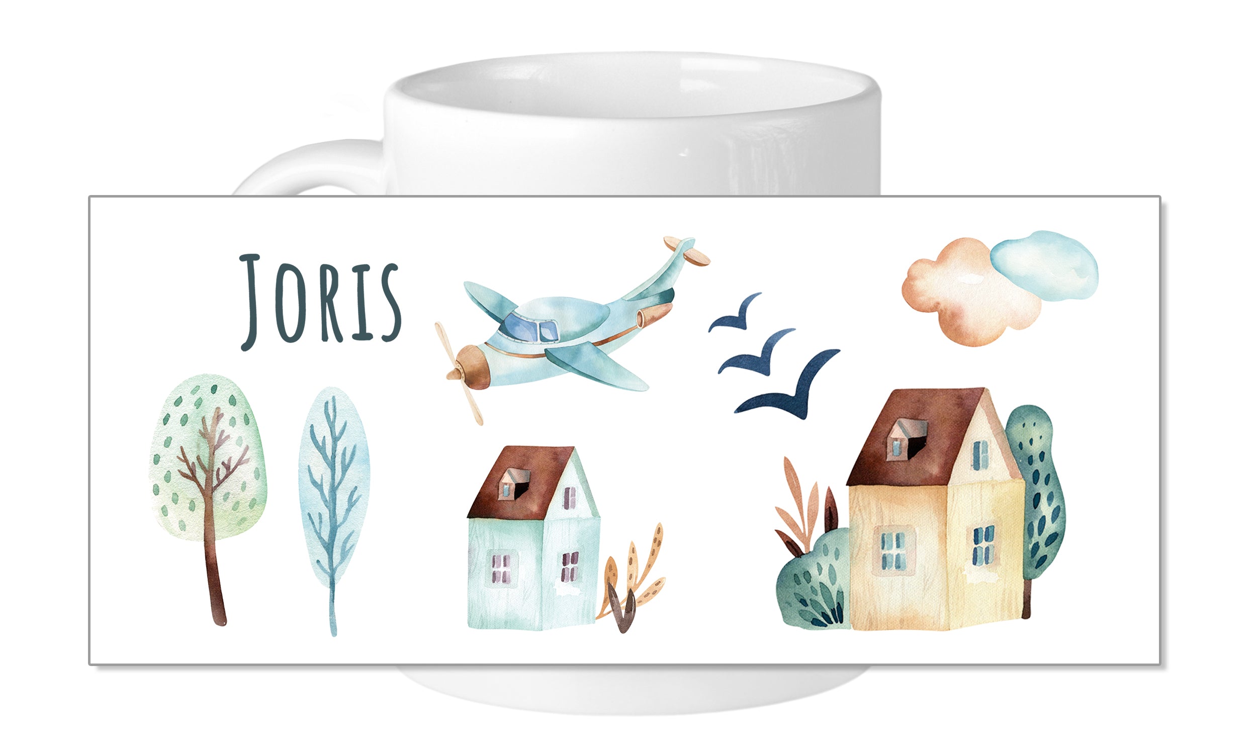 Weißer Becher mit bunten, kindlichen Motiven und dem Namen "Joris".