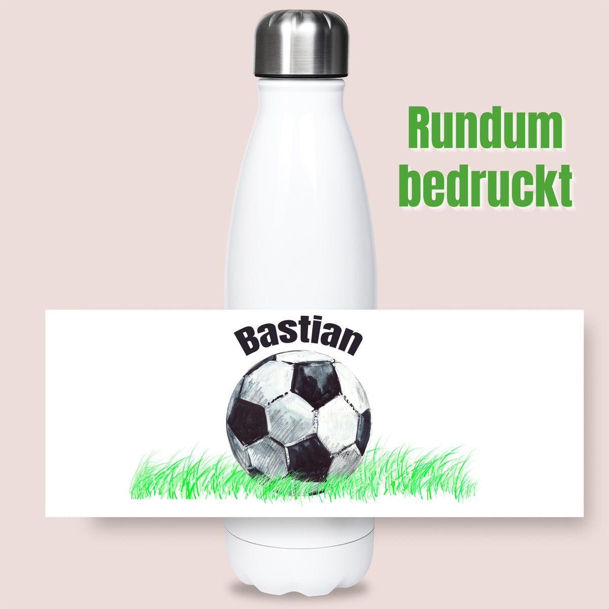 Weiße Trinkflasche mit Fußballmotiv und Namen Bastian.