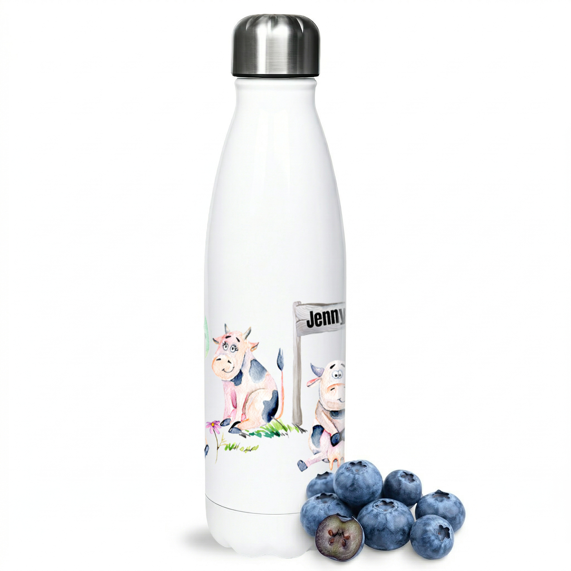Weiße Edelstahl-Trinkflasche mit Kuh-Motiv und Blaubeeren.