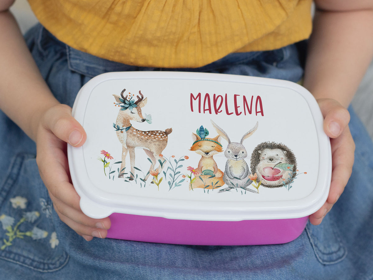 Bunte Brotdose mit Tieren und dem Namen "Marlena".