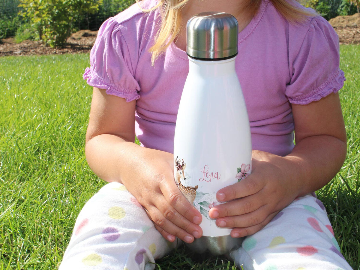 Weiße Trinkflasche mit floralem Design und Namen "Lina".
