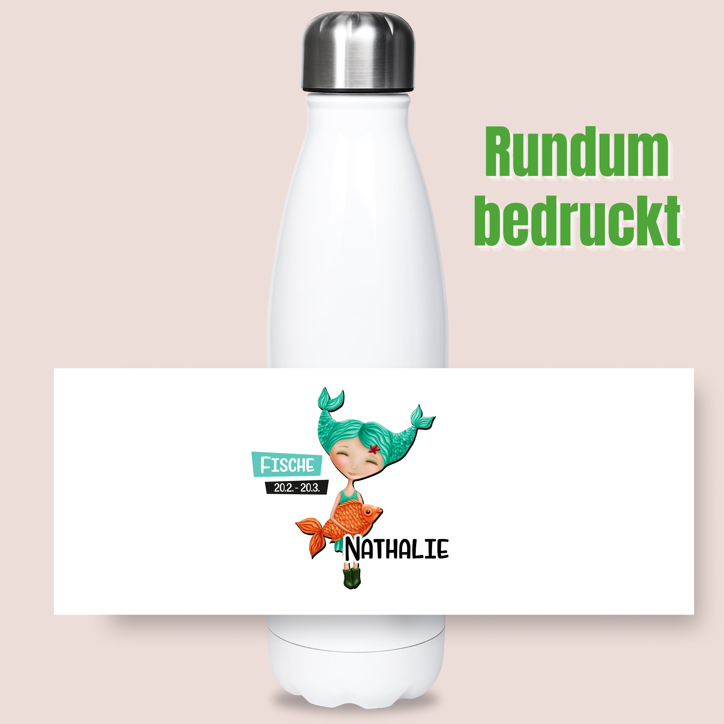 Weiße Trinkflasche mit buntem Fisch-Design und Namen Nathalie.