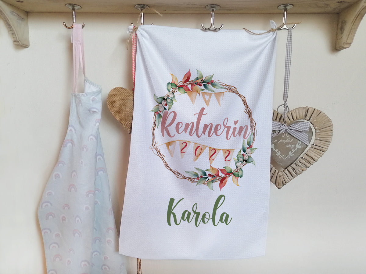 Rentnerin 2022, personalisiert mit Namen Karola, florales Design.