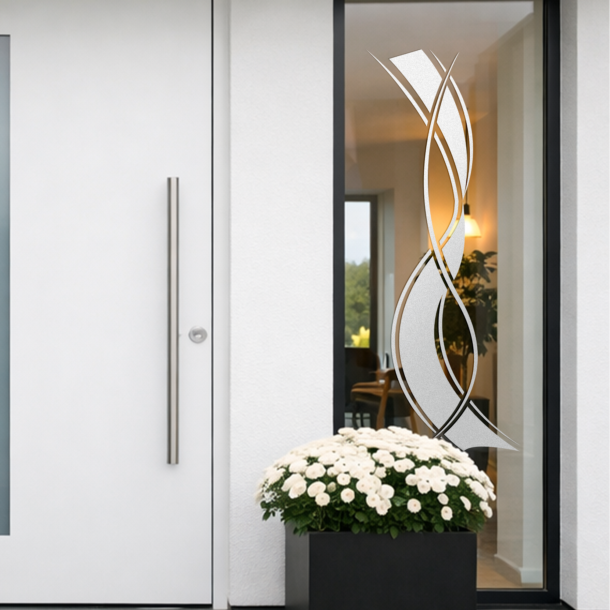 Glasdesign mit geschwungenen Linien, weiße Blütenpflanze.
