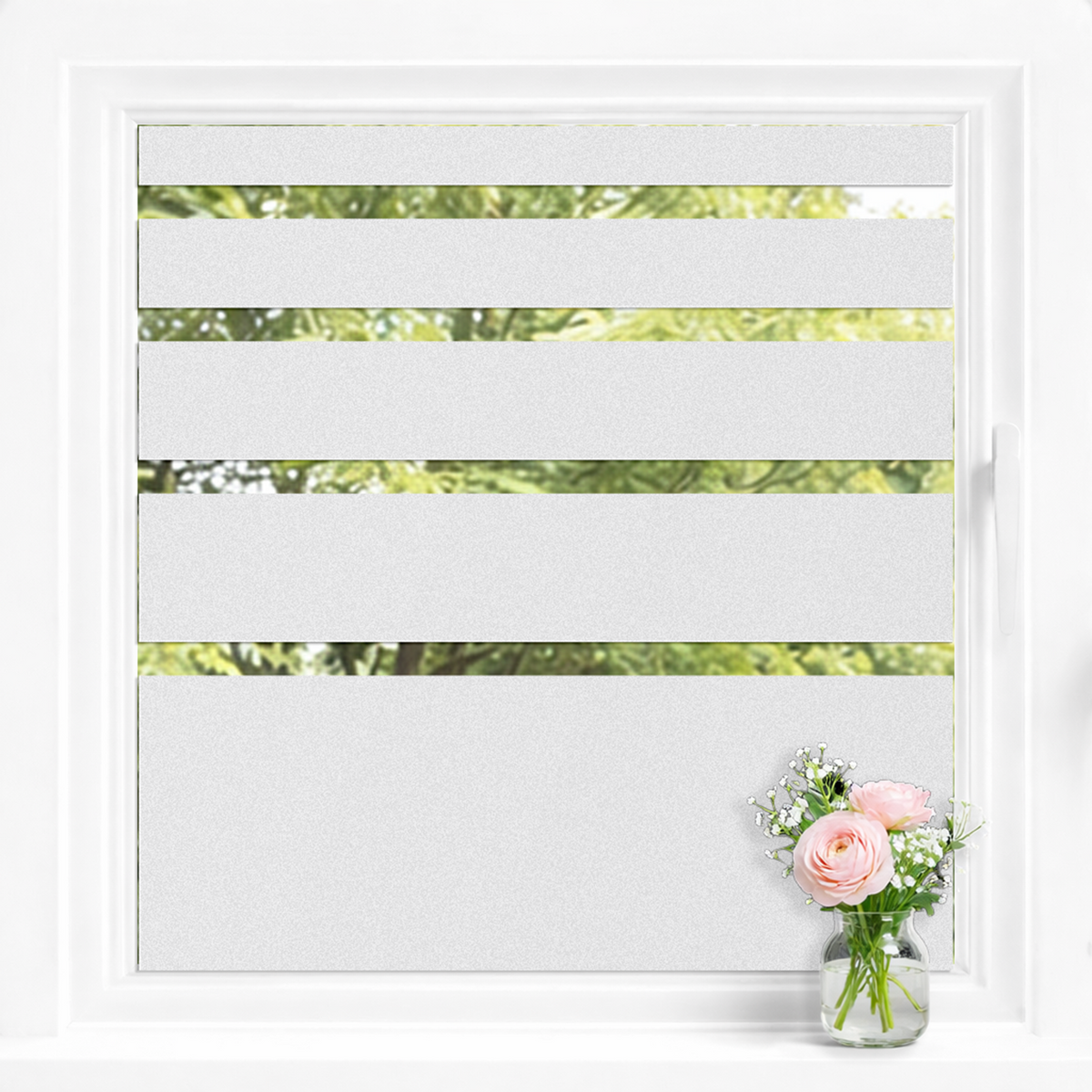 Fensterfolie Streifen auf Fensterfläche