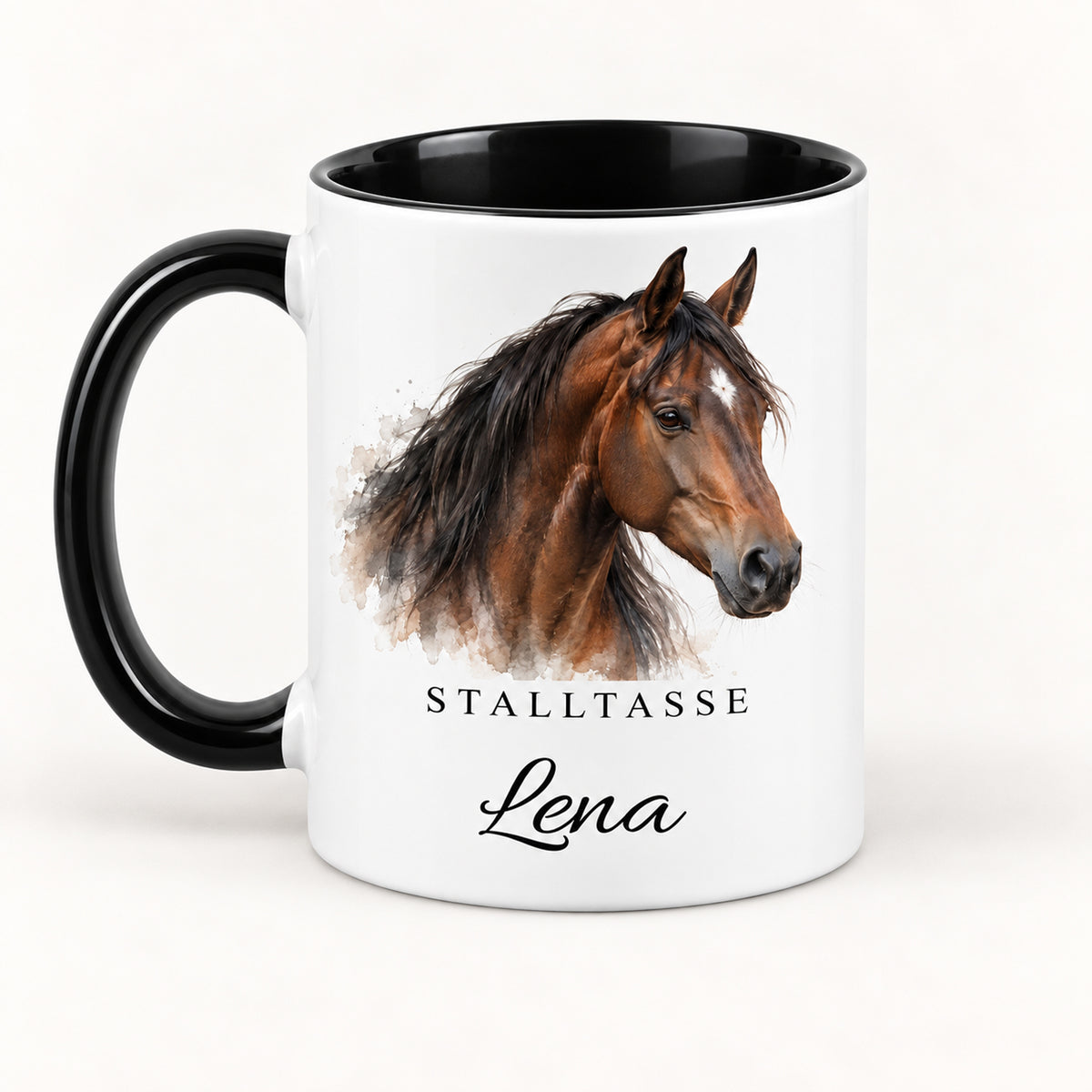 Stalltasse mit Namen Lena – Warmer Aquarellmoment, schwarzer Henkel und Innenraum – Rückseite